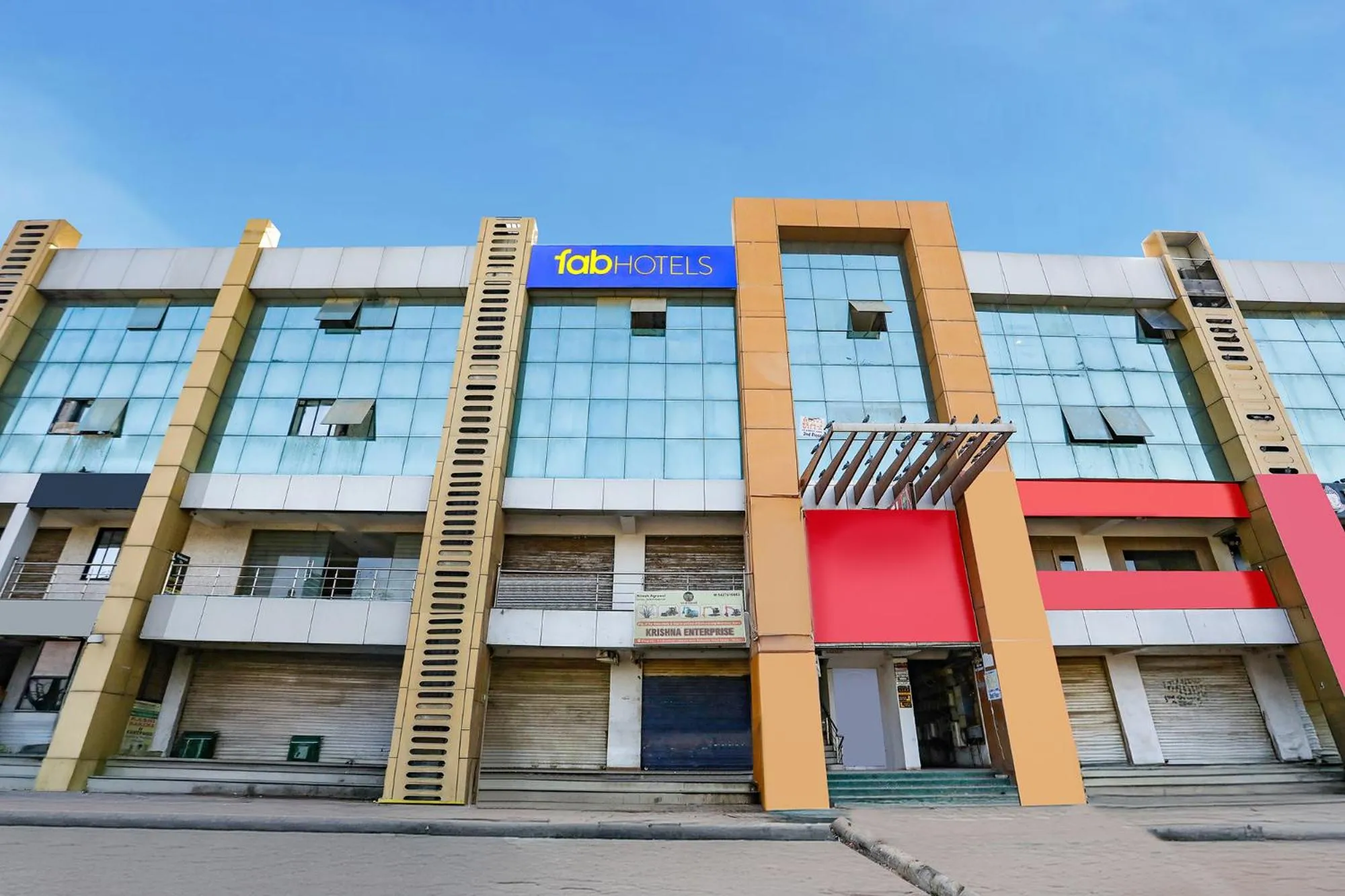 FabHotel Raj Villa - Nr SG Highway