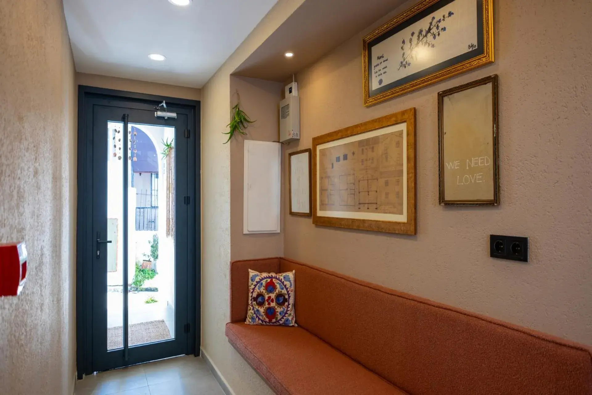 Facade/entrance in Uva Rooms Facade/entrance in Uva Rooms