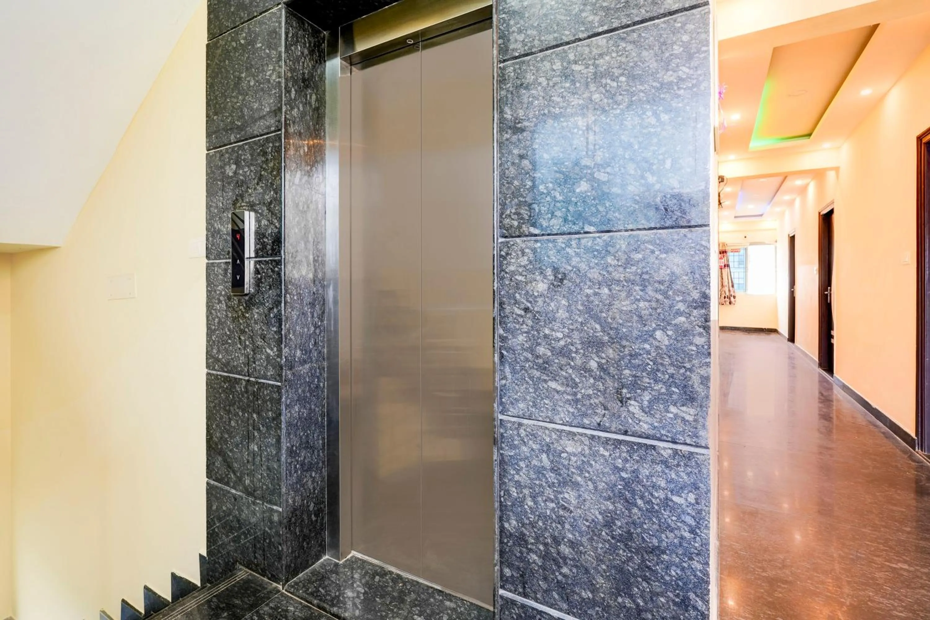 Lobby or reception in Super Hotel O Ganakkal Near BGS Hospital Junction Formerly Omkar Global Inn