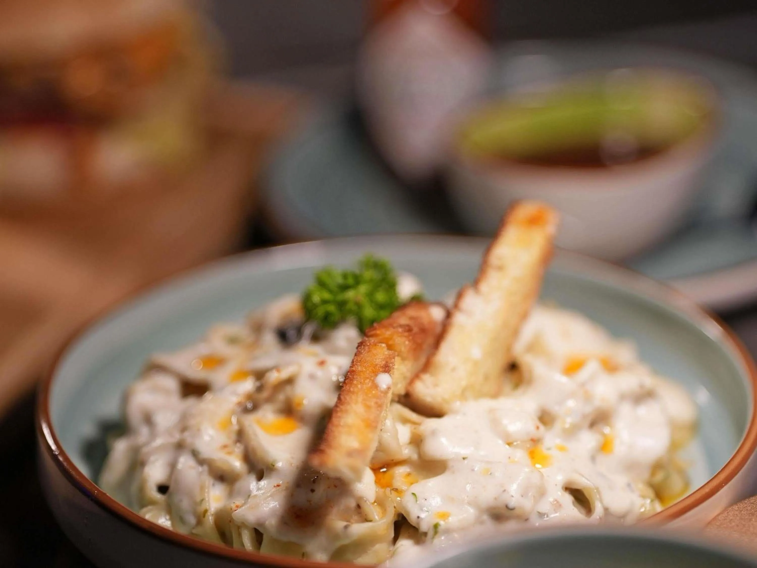 Restaurant/places to eat in Movenpick Hotel Centaurus Islamabad