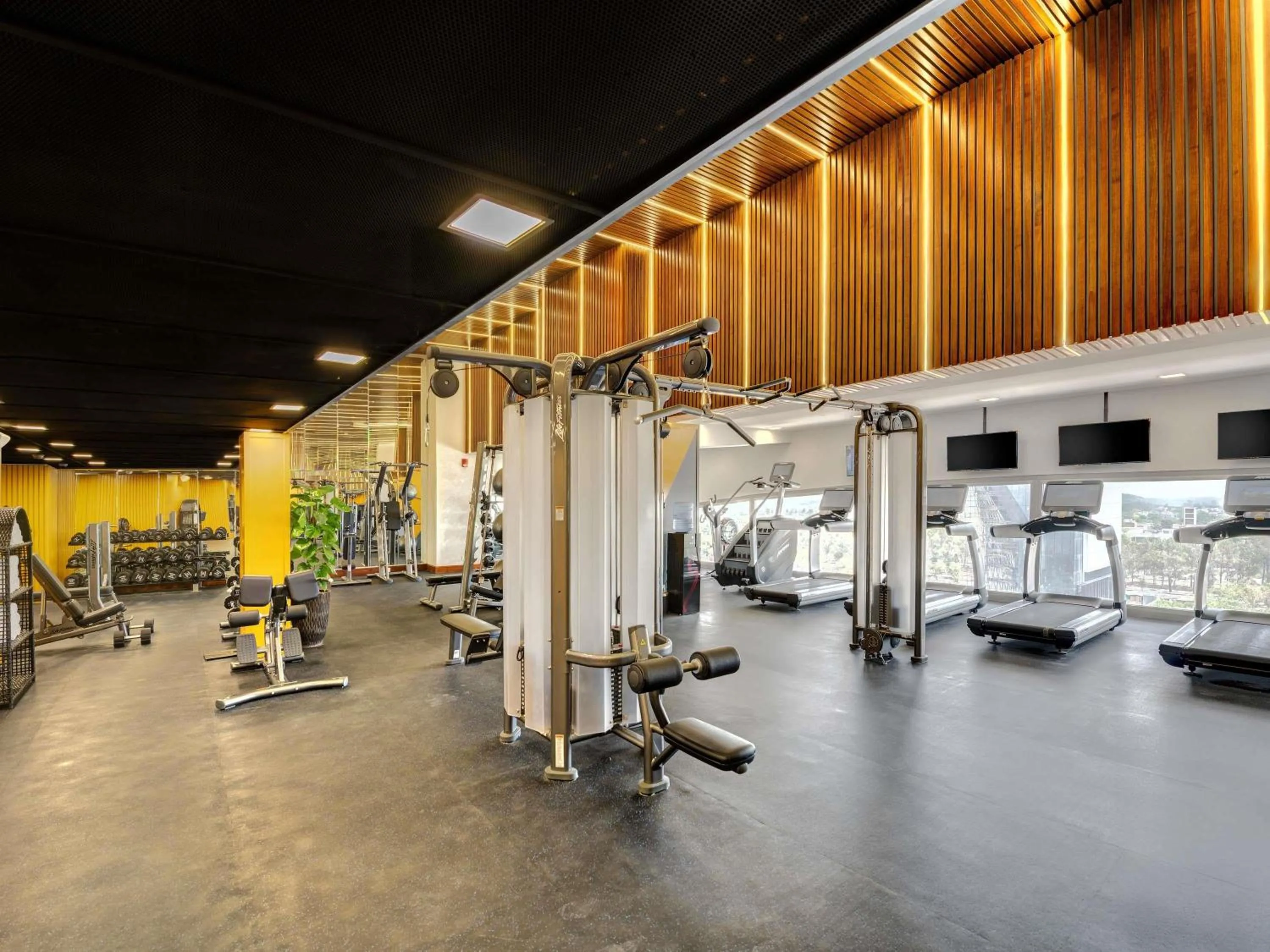 Fitness centre/facilities in Movenpick Hotel Centaurus Islamabad