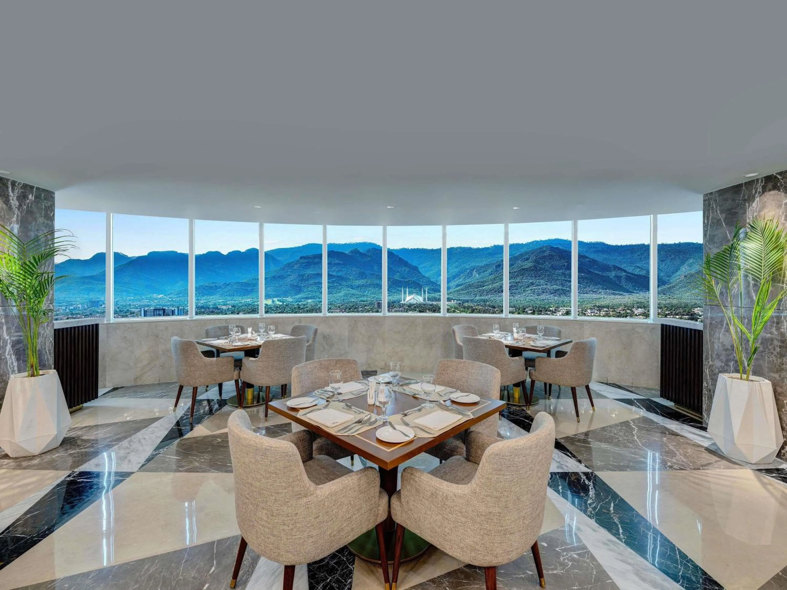 Restaurant/places to eat in Movenpick Hotel Centaurus Islamabad