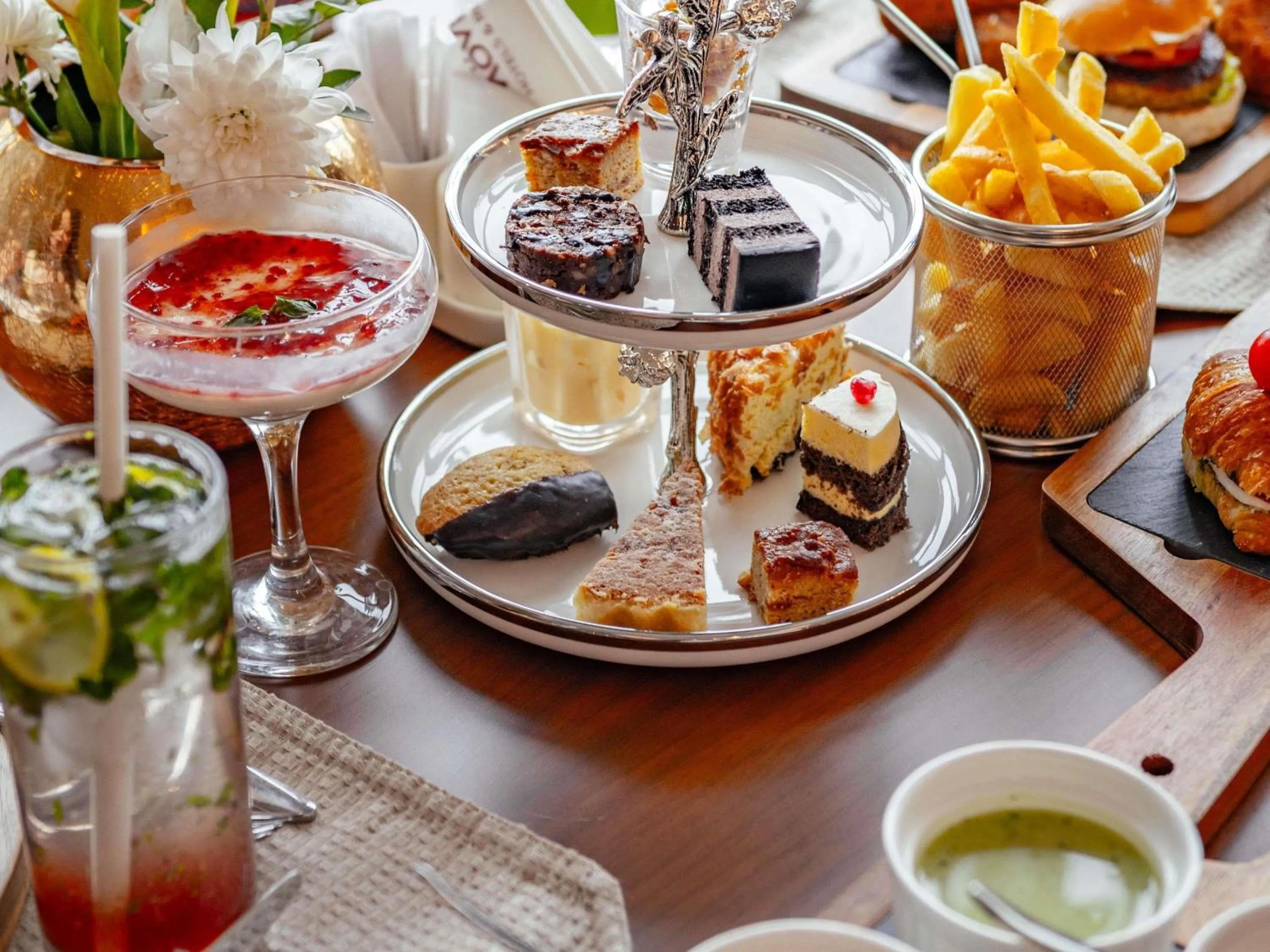 Restaurant/places to eat in Movenpick Hotel Centaurus Islamabad