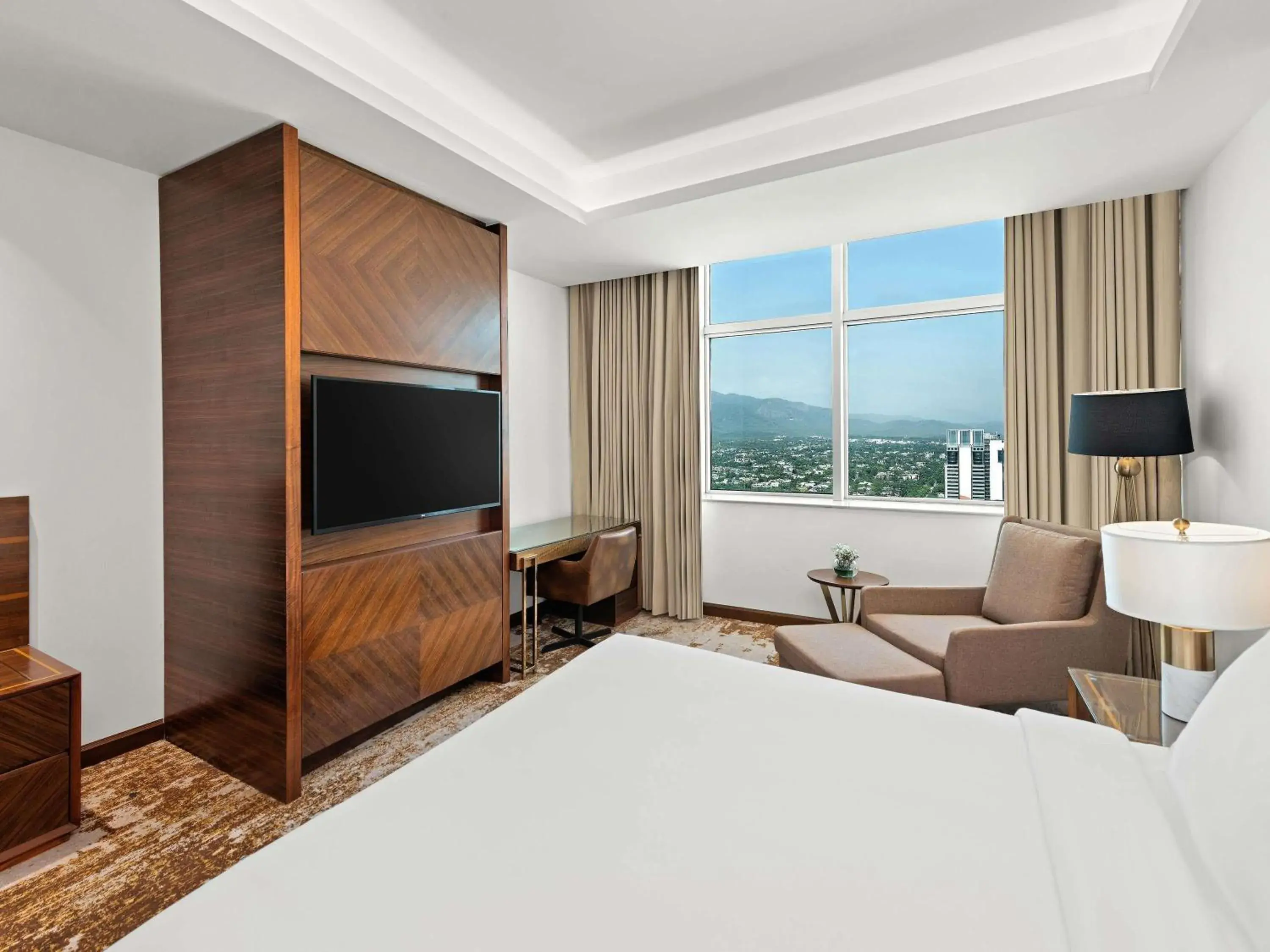 Bedroom, Bed in Movenpick Hotel Centaurus Islamabad Bedroom, Bed in Movenpick Hotel Centaurus Islamabad