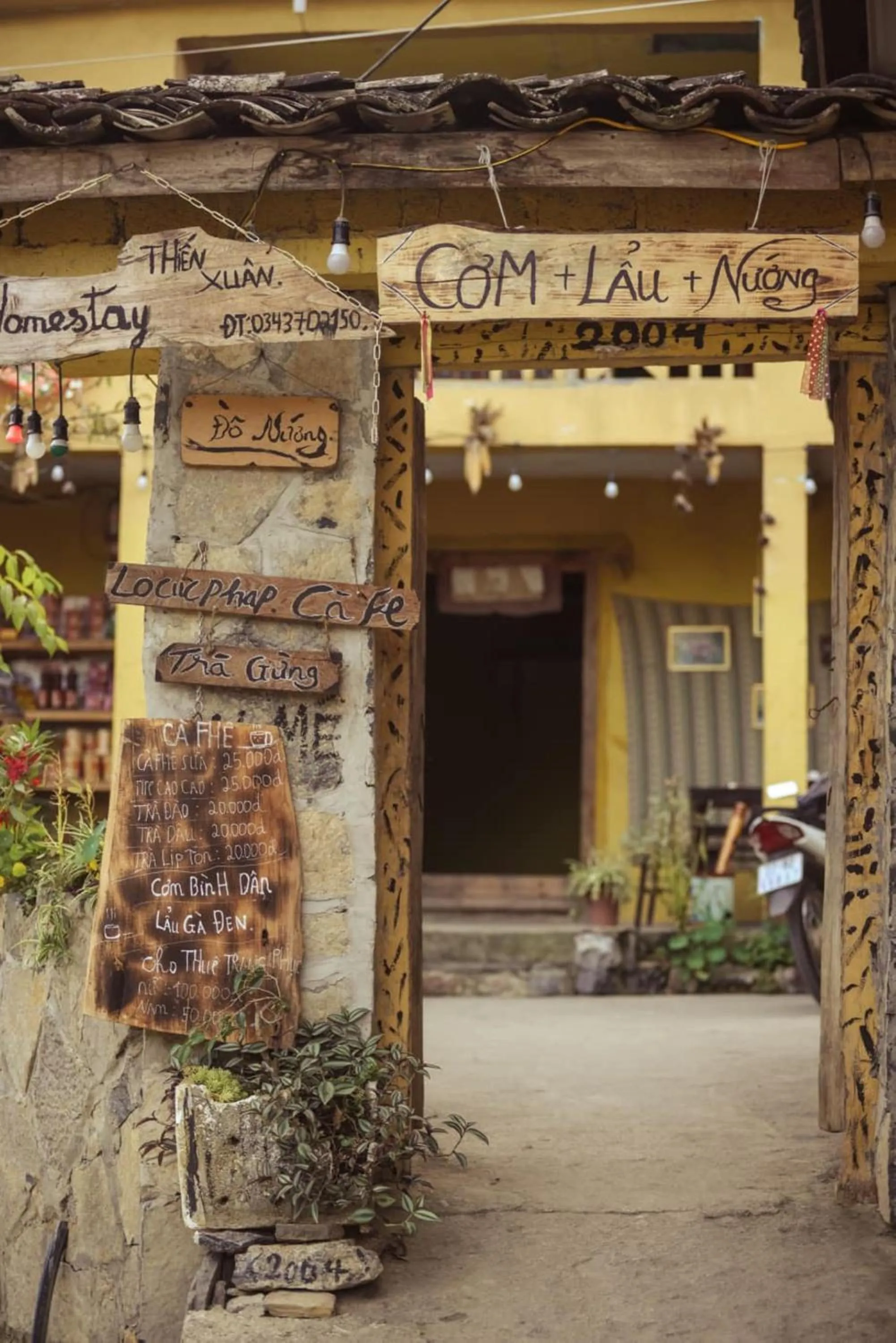 Text overlay in Chanh Homestay Lô Lô Chải