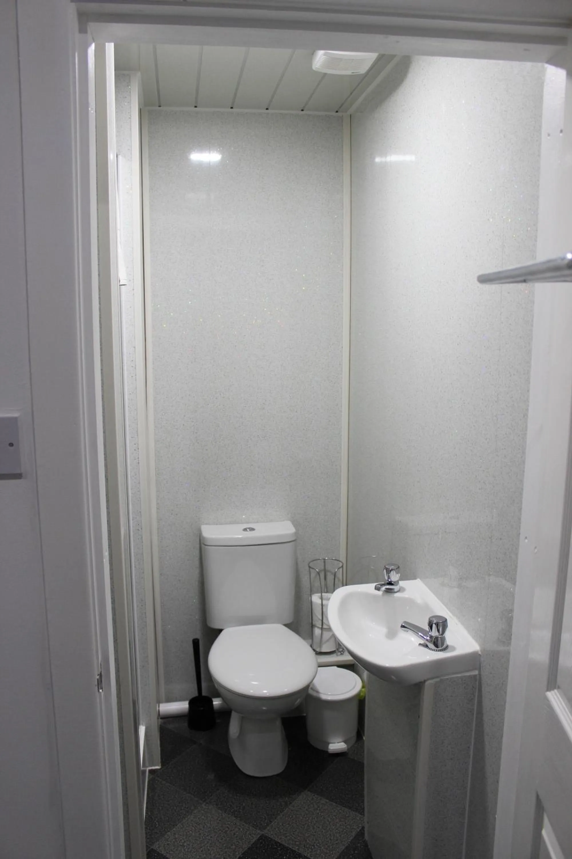 Shower in The Moray House