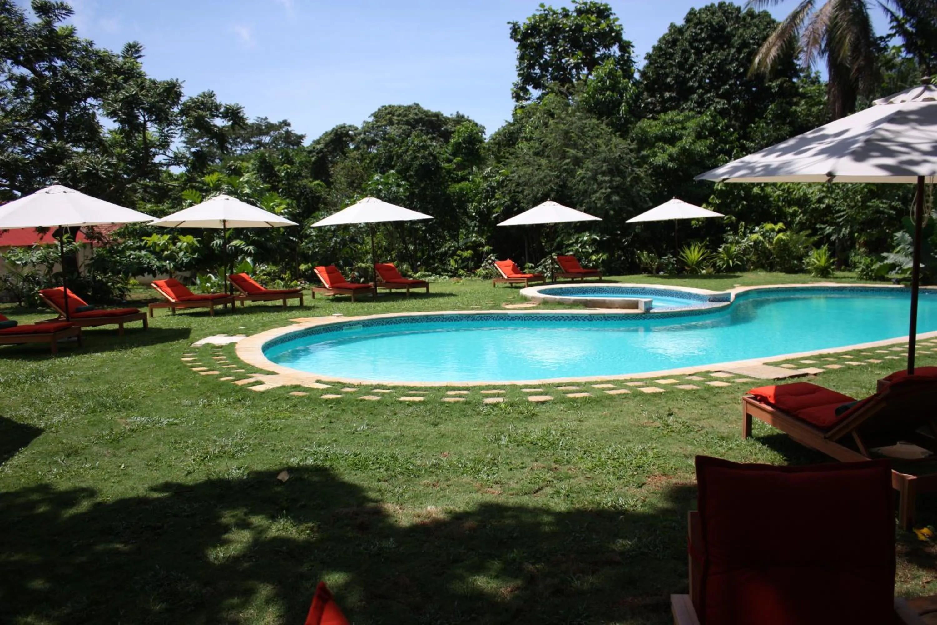 Swimming pool in Belo Monte Hotel and Museum
