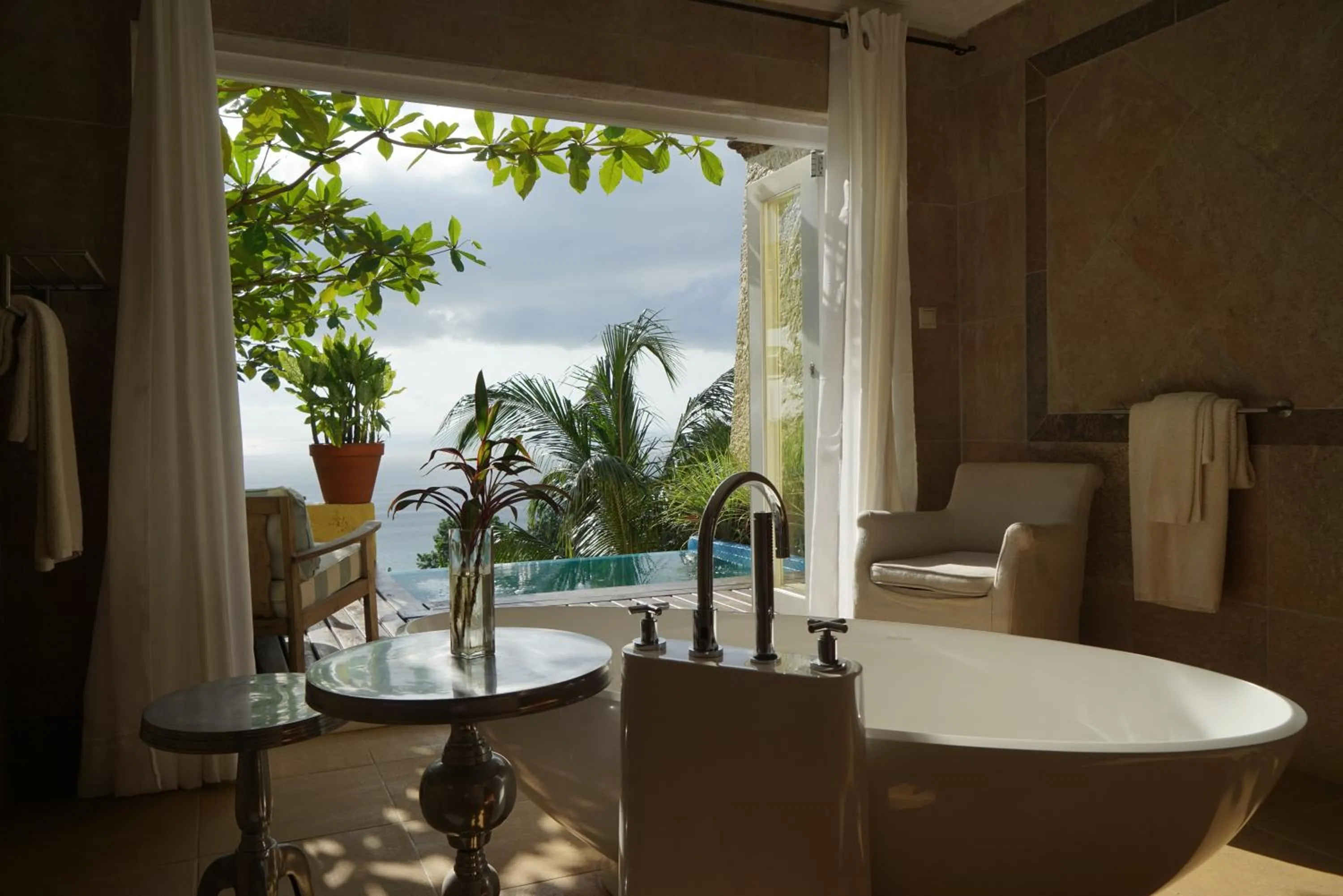 Shower in Belo Monte Hotel and Museum