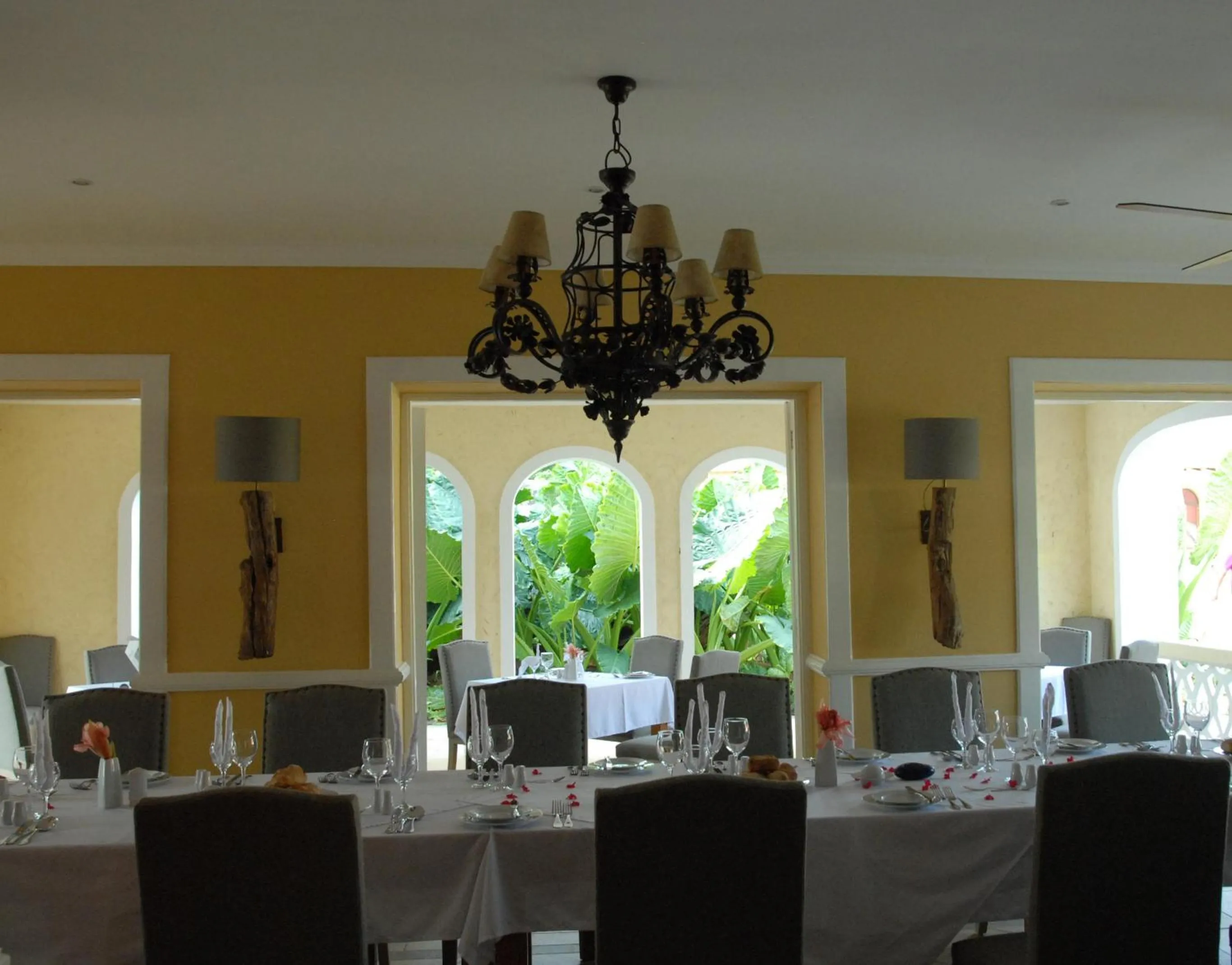 Restaurant/places to eat in Belo Monte Hotel and Museum