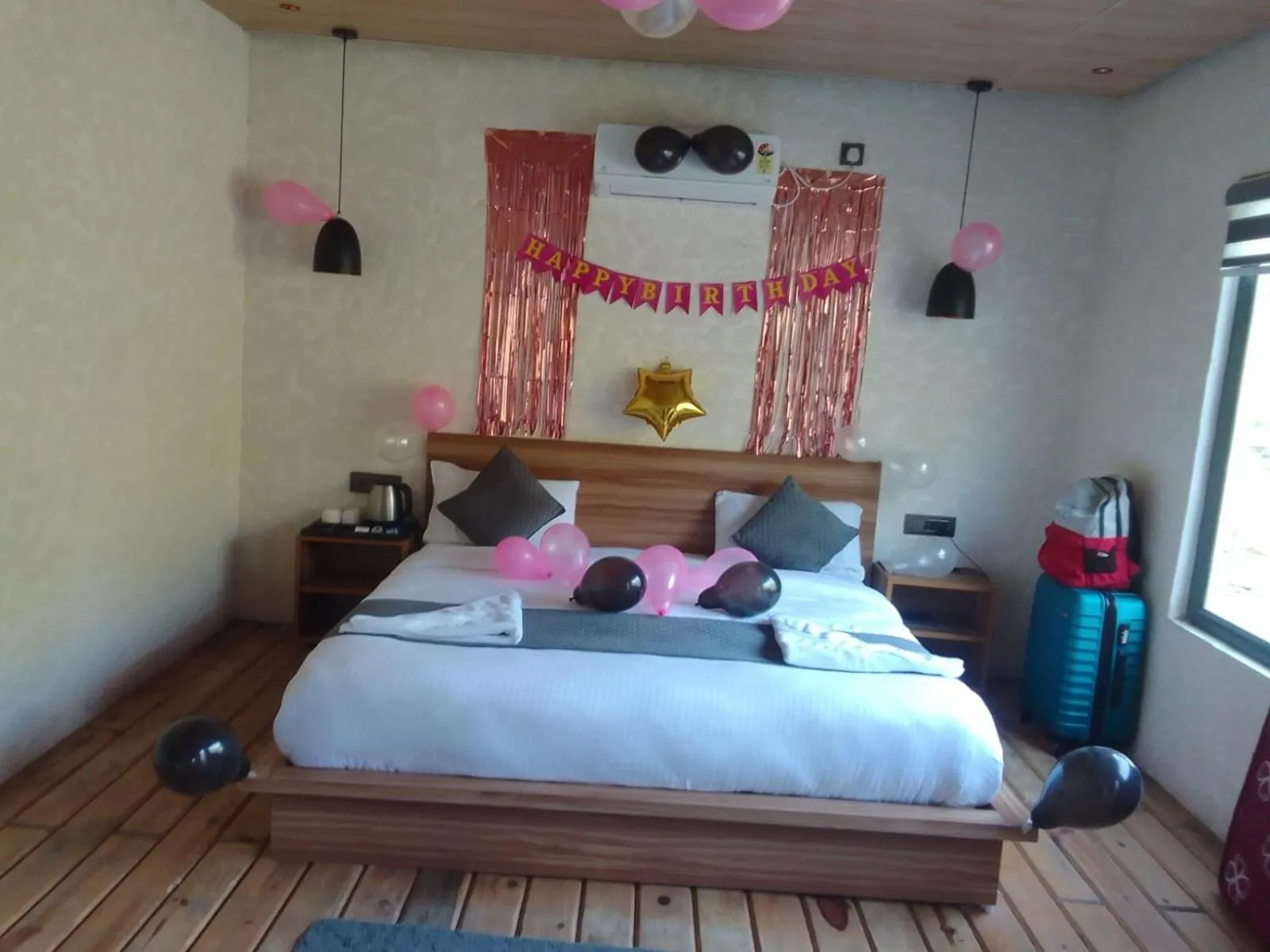 Bed in Anupraas Resort