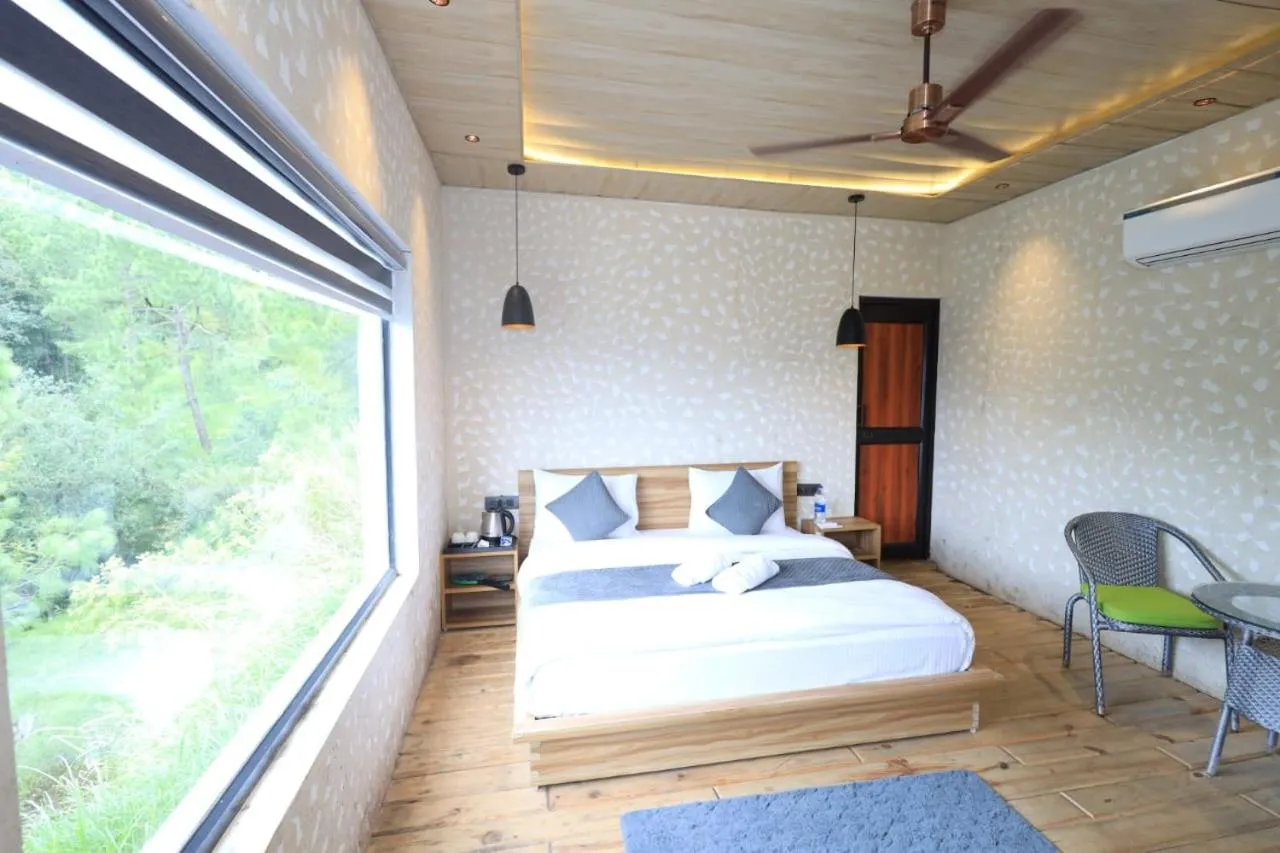 Photo of the whole room, Bed in Anupraas Resort