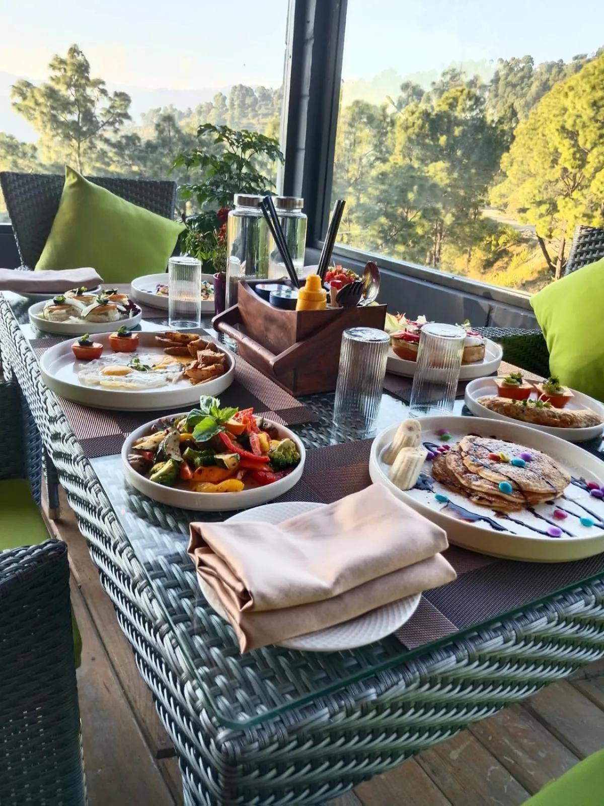 Food and drinks in Anupraas Resort