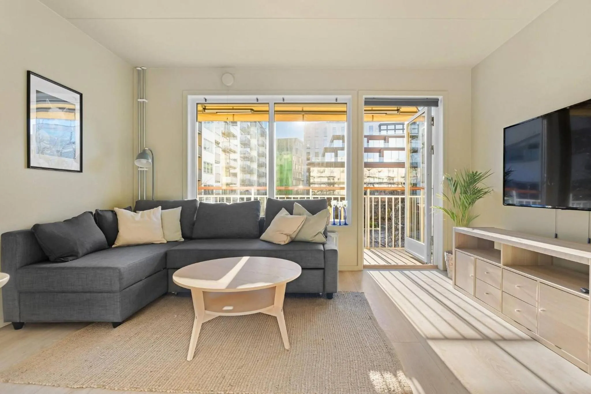 Charming Oslo Apartment with Balcony Rooftop Access