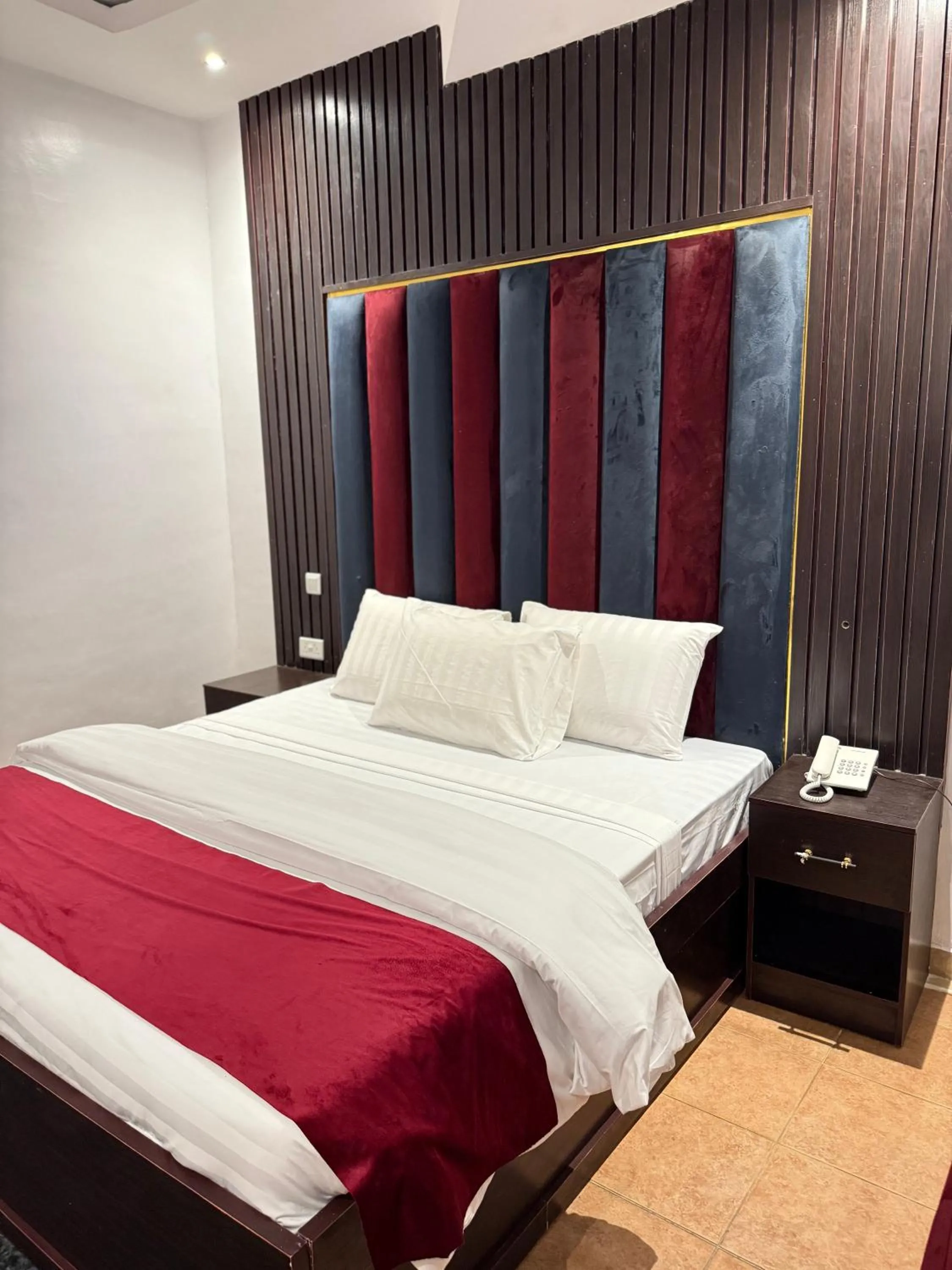 Bed in Amazon Msquare