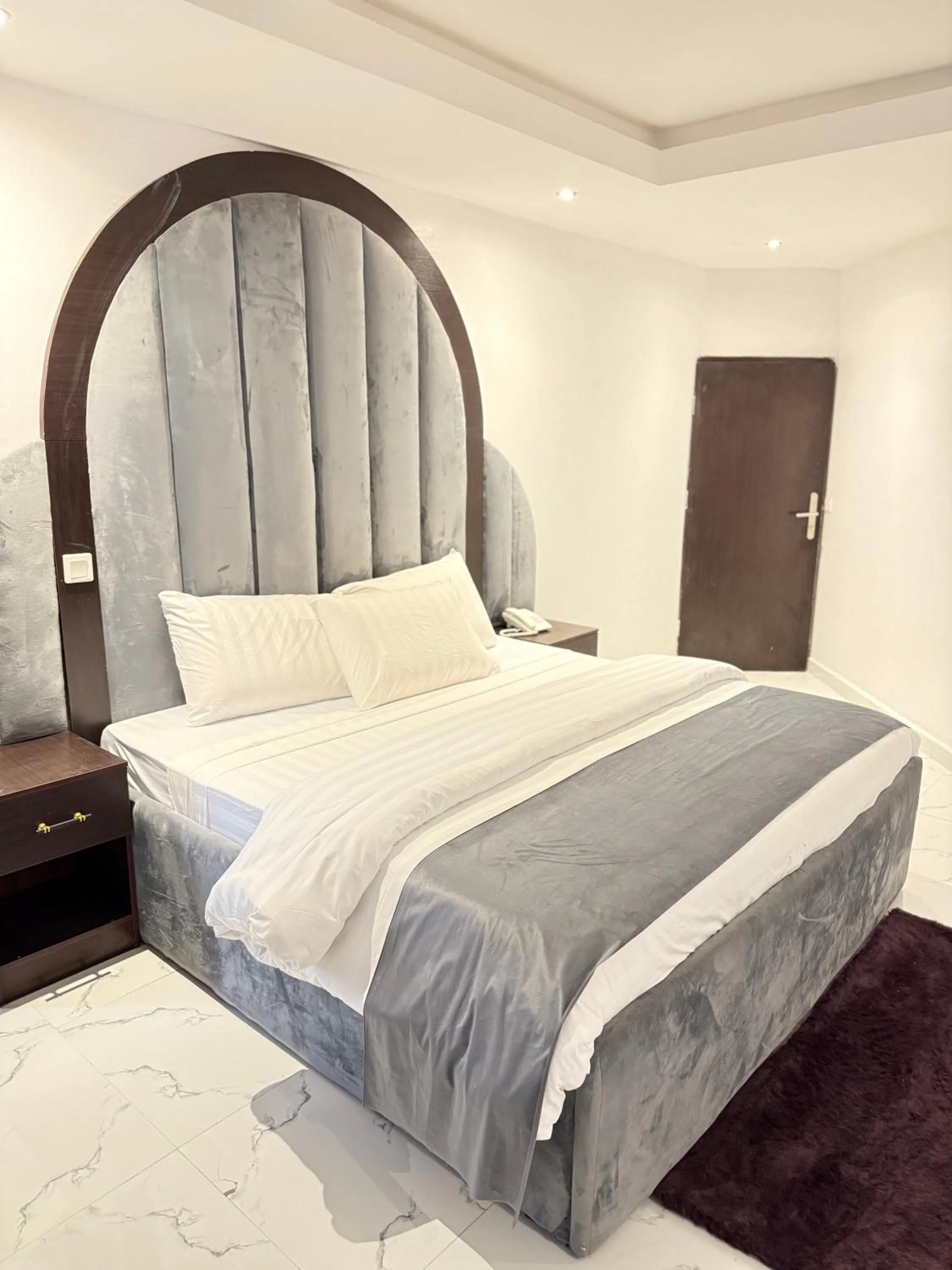 Bed in Amazon Msquare