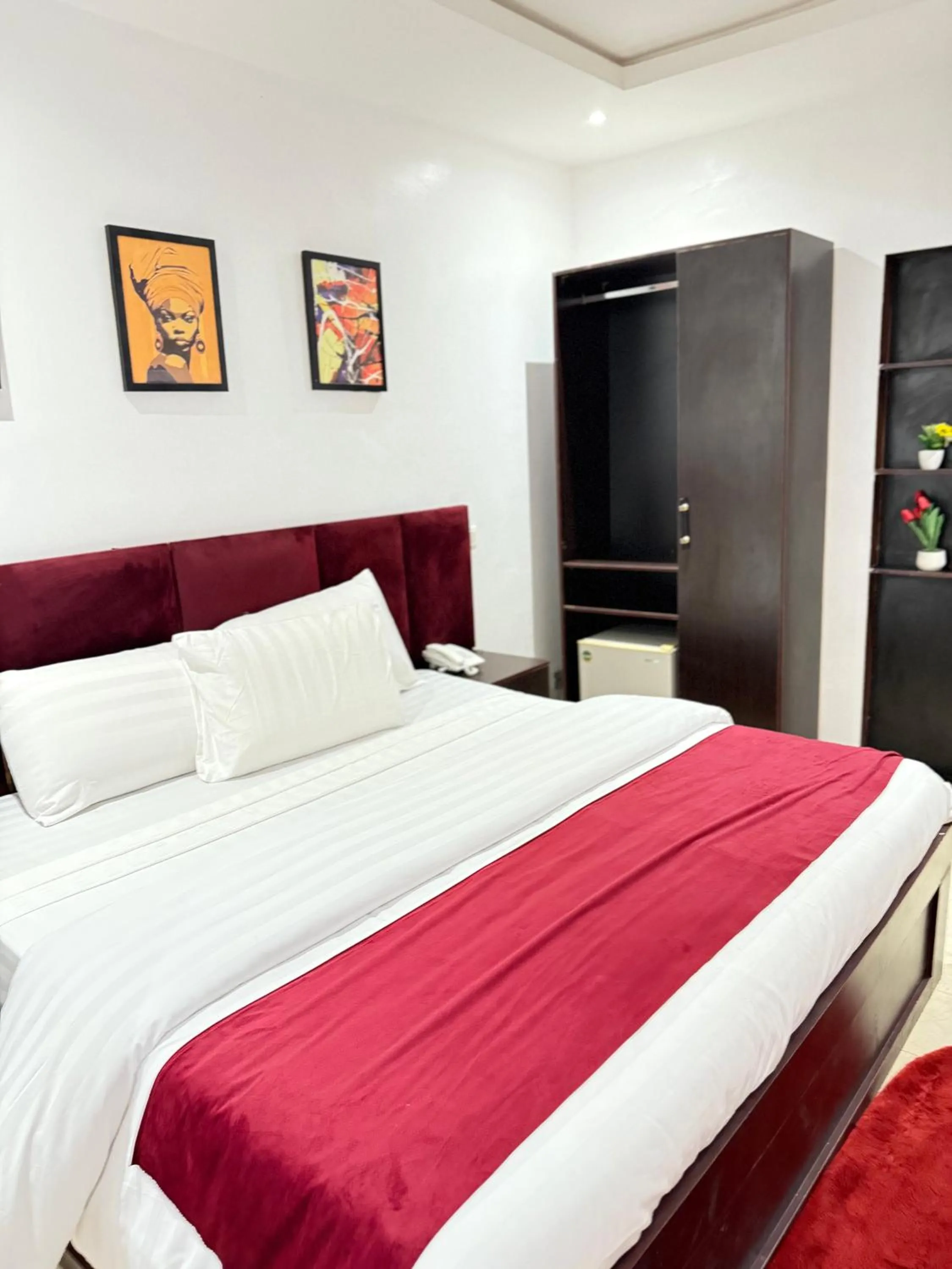 Bed in Amazon Msquare