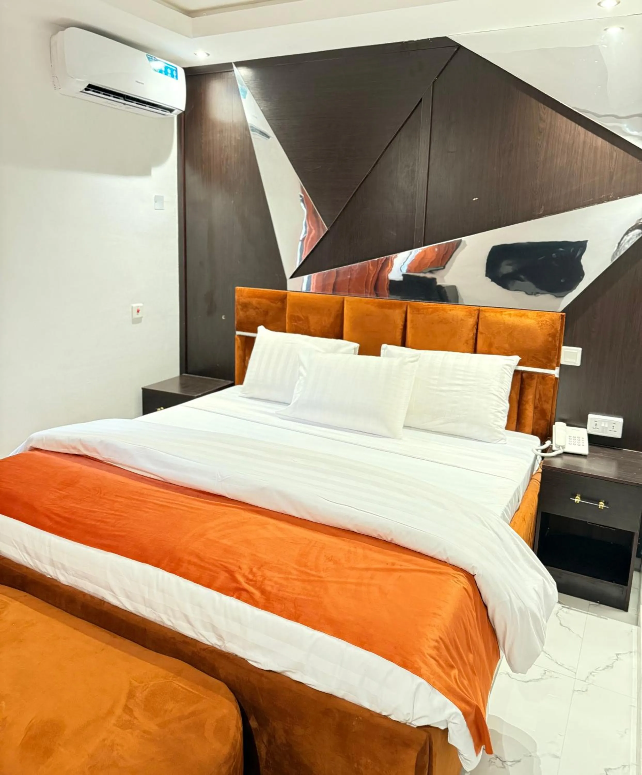 Bed in Amazon Msquare