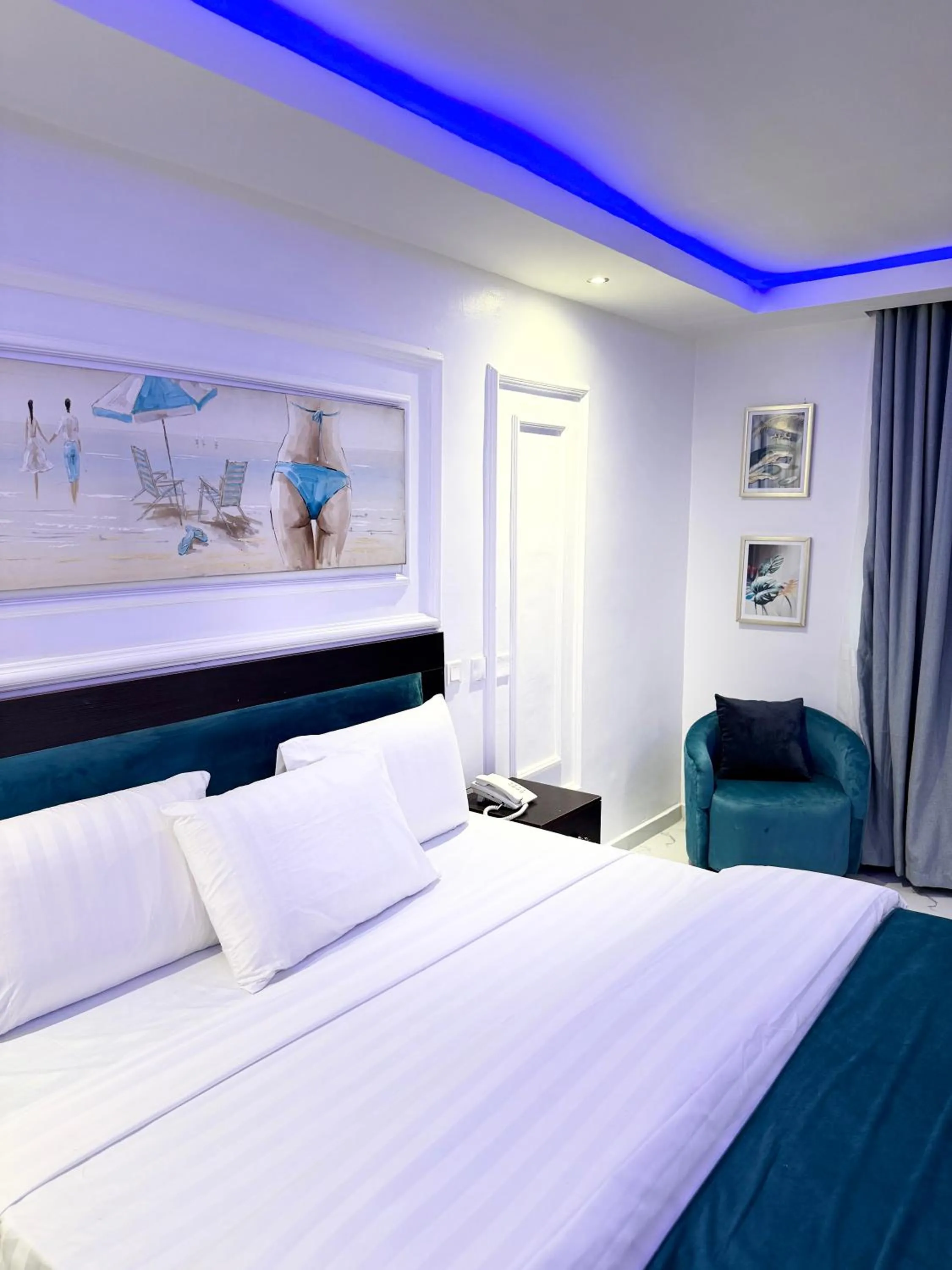 Bed in Amazon Msquare