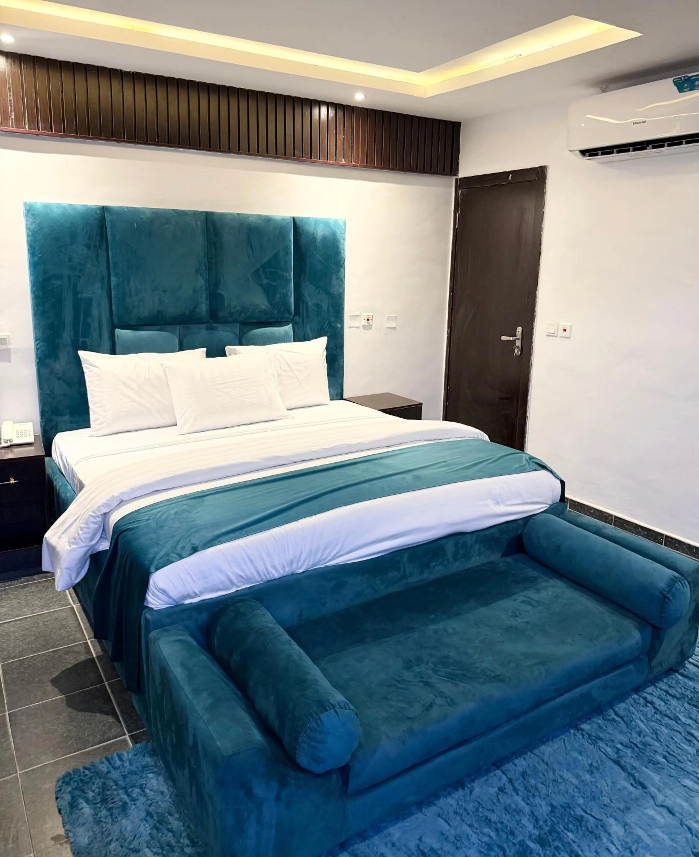 Bed in Amazon Msquare