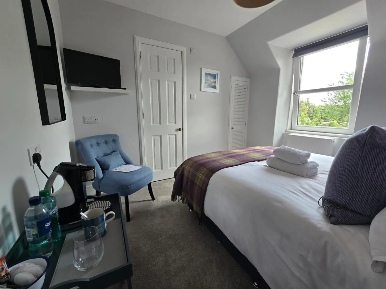 Double Room with Private Bathroom in Tullochard Guest House