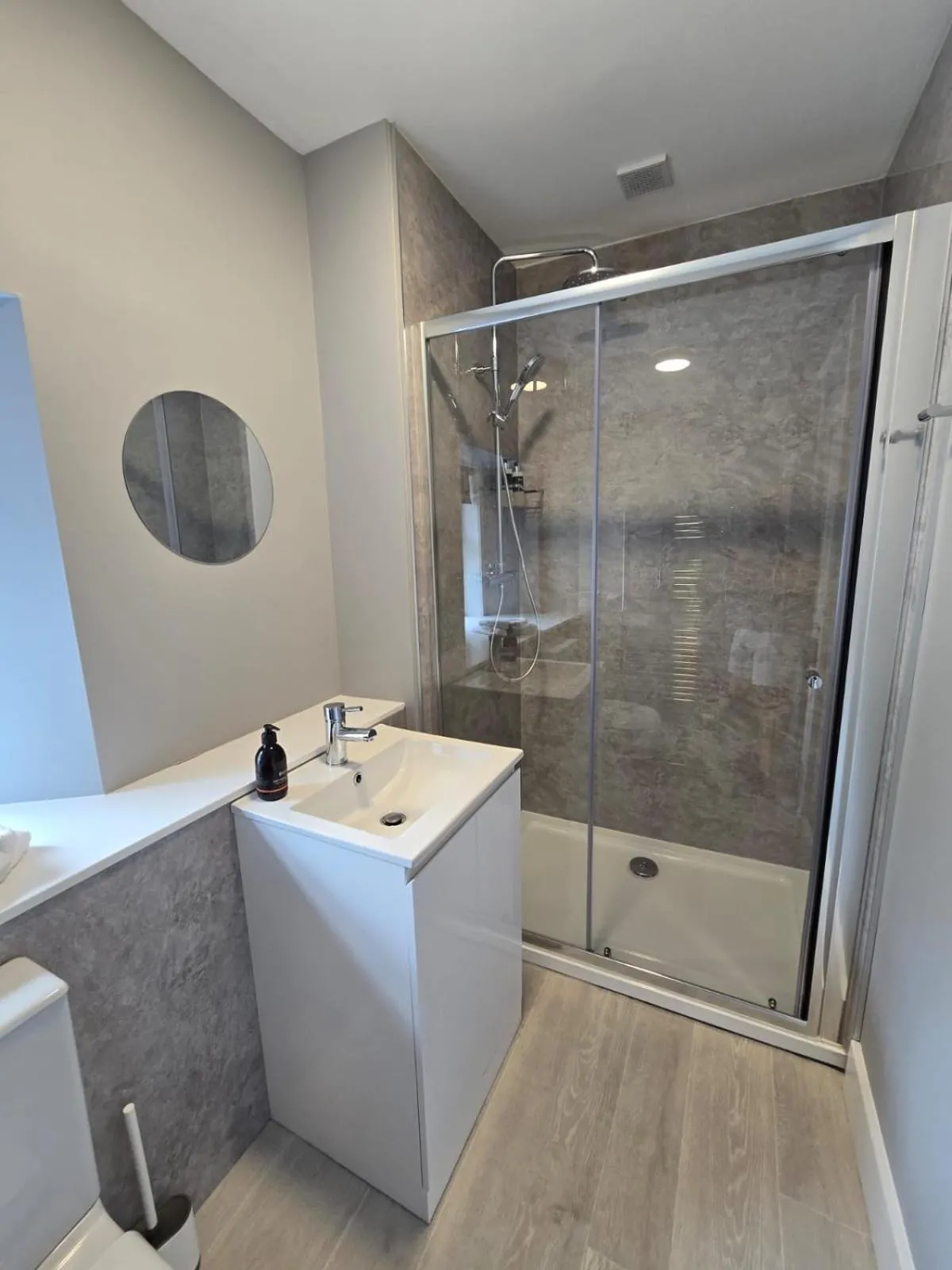 Single Room - single occupancy in Tullochard Guest House