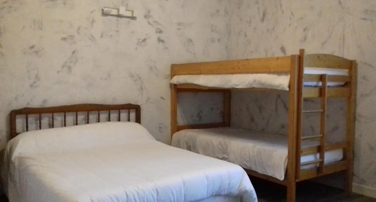 Photo of the whole room, Bed in La Cremaillere