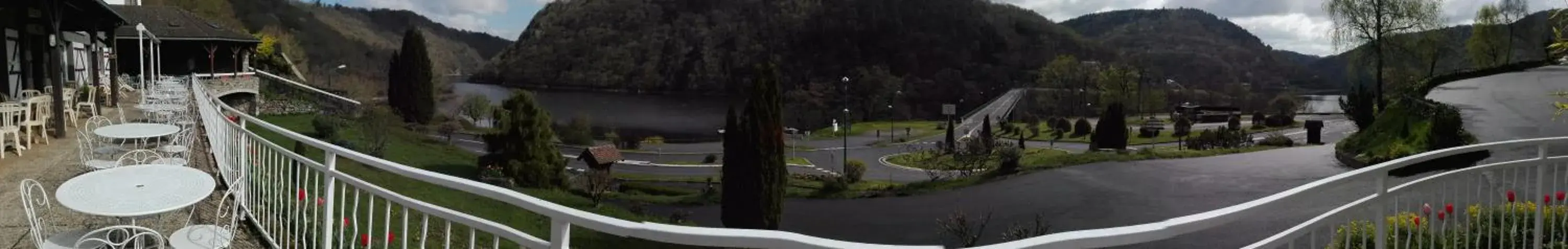 Facade/entrance in La Cremaillere Facade/entrance in La Cremaillere