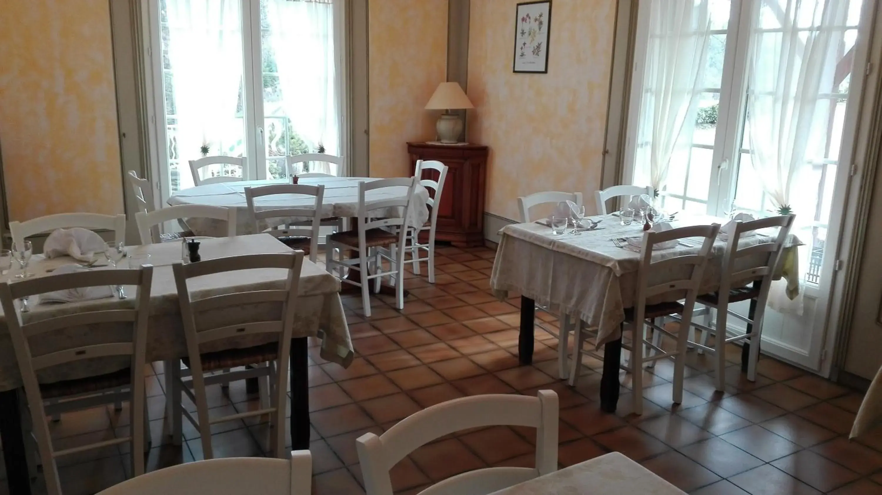 Restaurant/places to eat in La Cremaillere Restaurant/places to eat in La Cremaillere