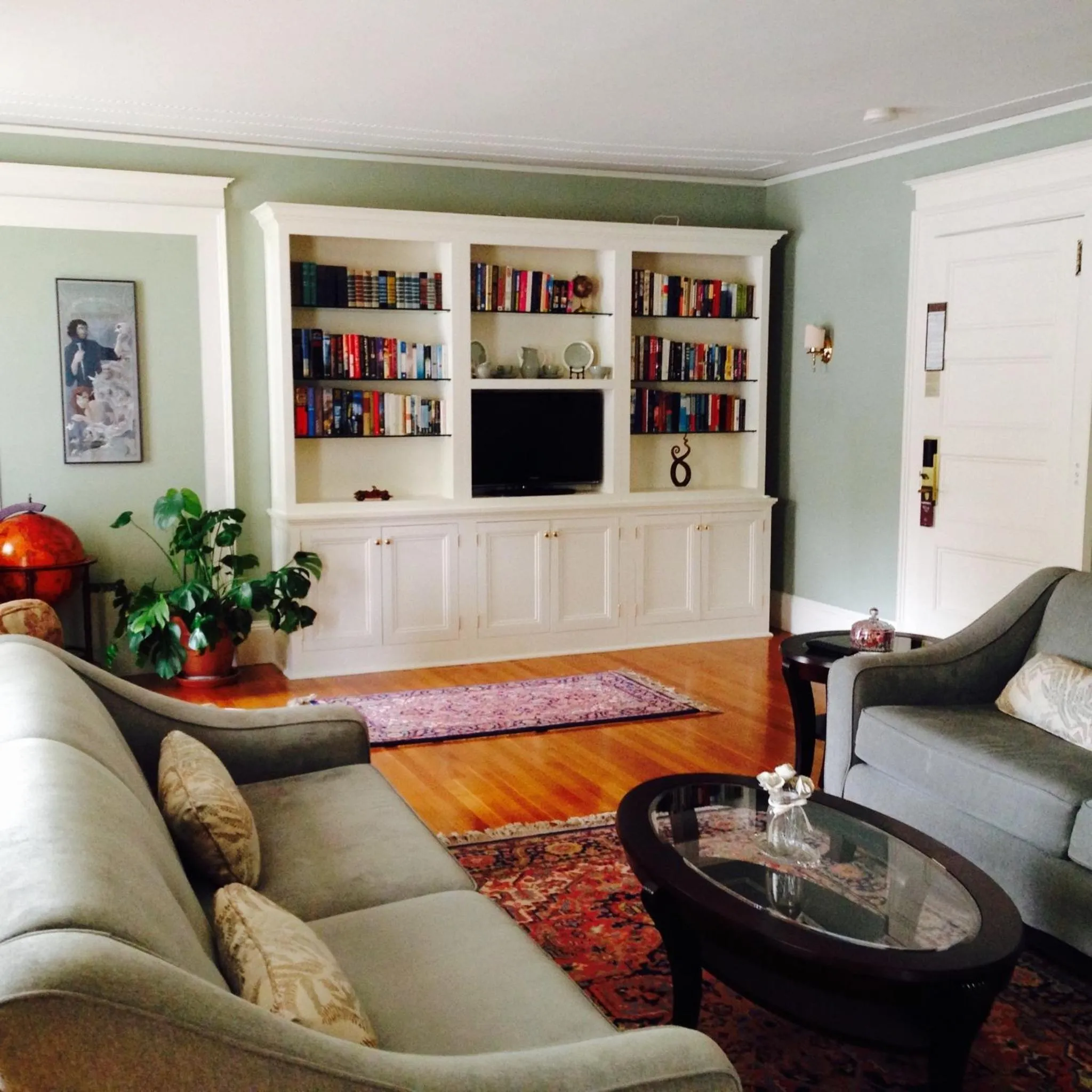 Living room in Gateways Inn