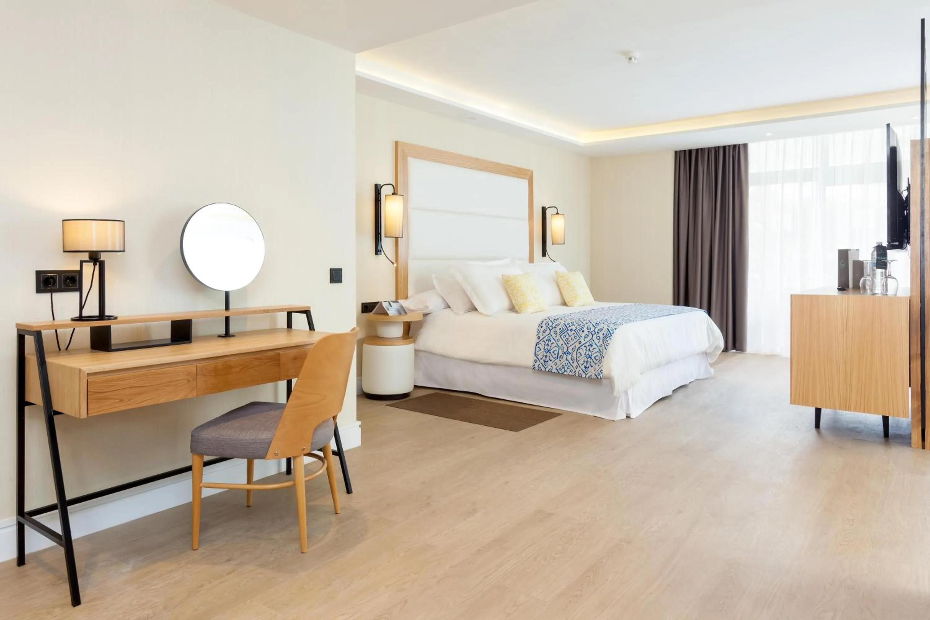 Photo of the whole room, Bed in Gran Tacande Wellness & Relax Costa Adeje