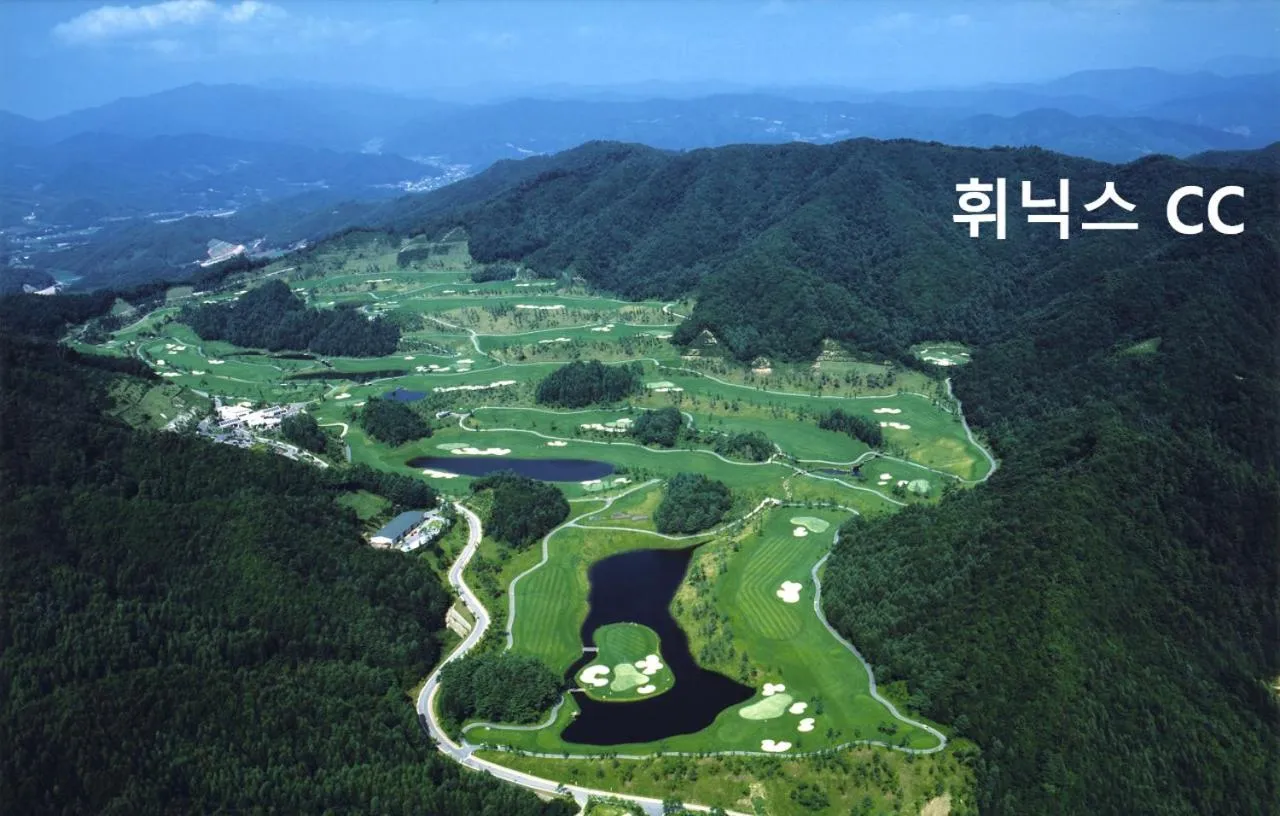 Golfcourse in Galaxy X Hotel Type Caravan Glamping & Pension