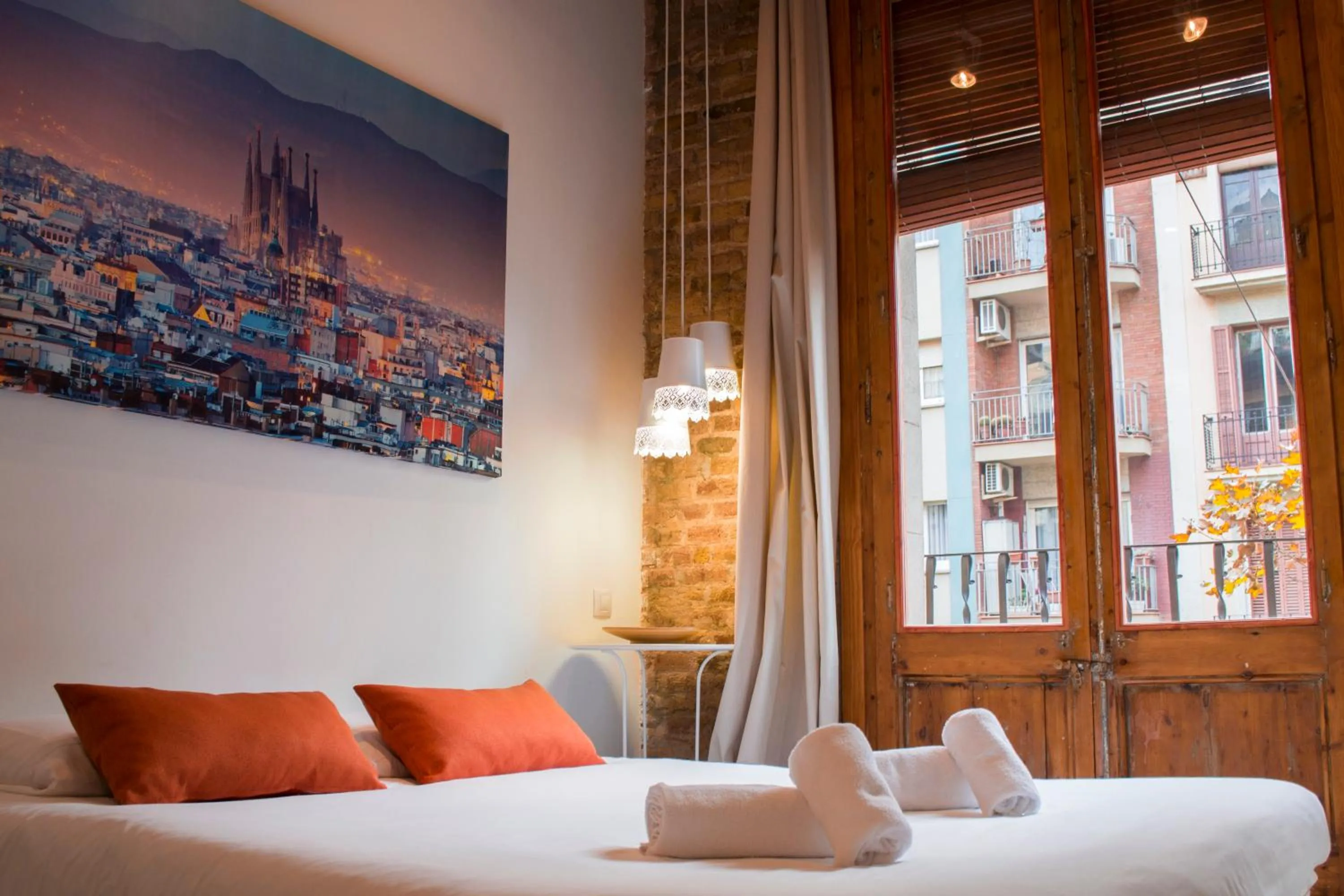 Happy People Sagrada Familia Apartments