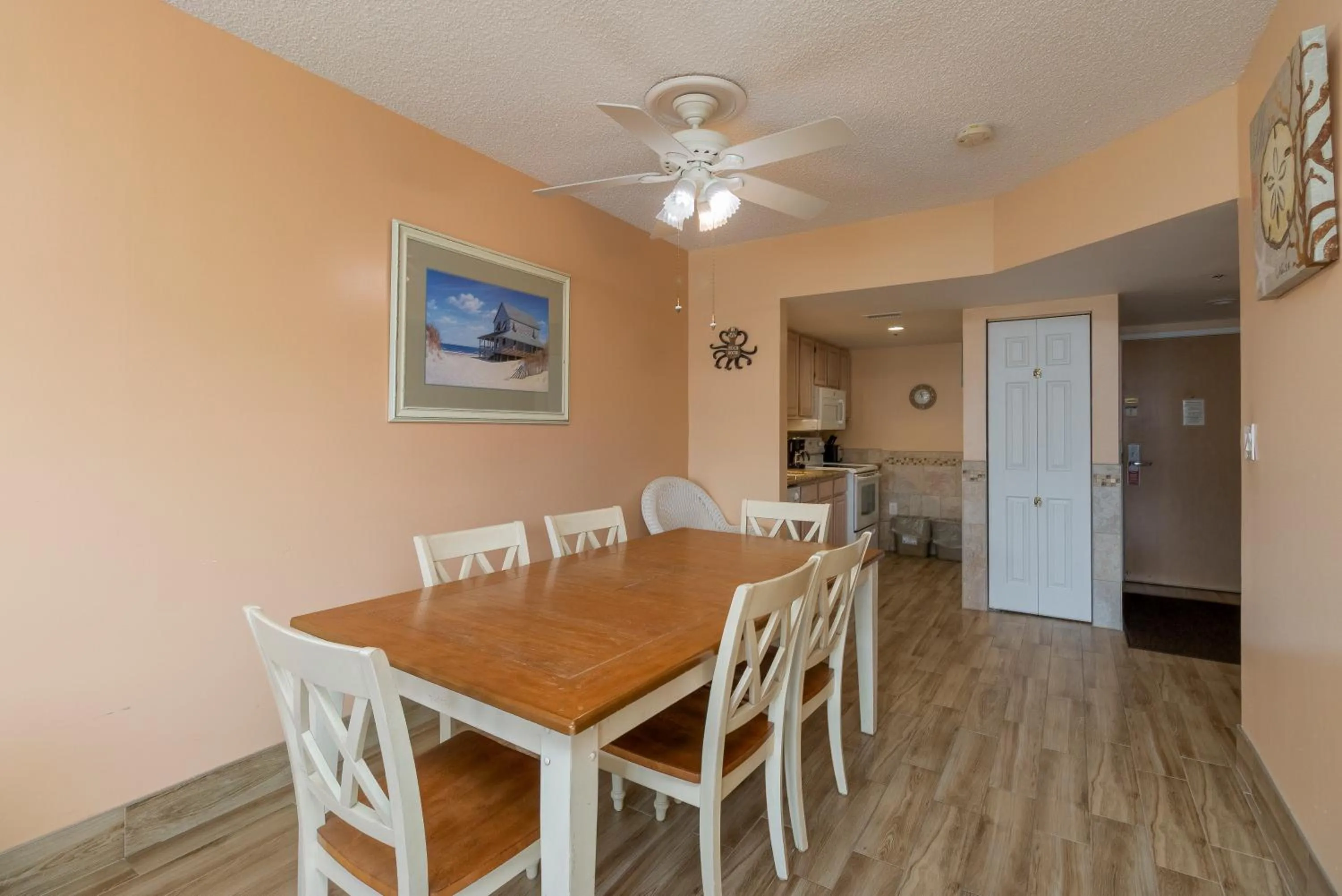 Dining area in Watson's Regency Suites