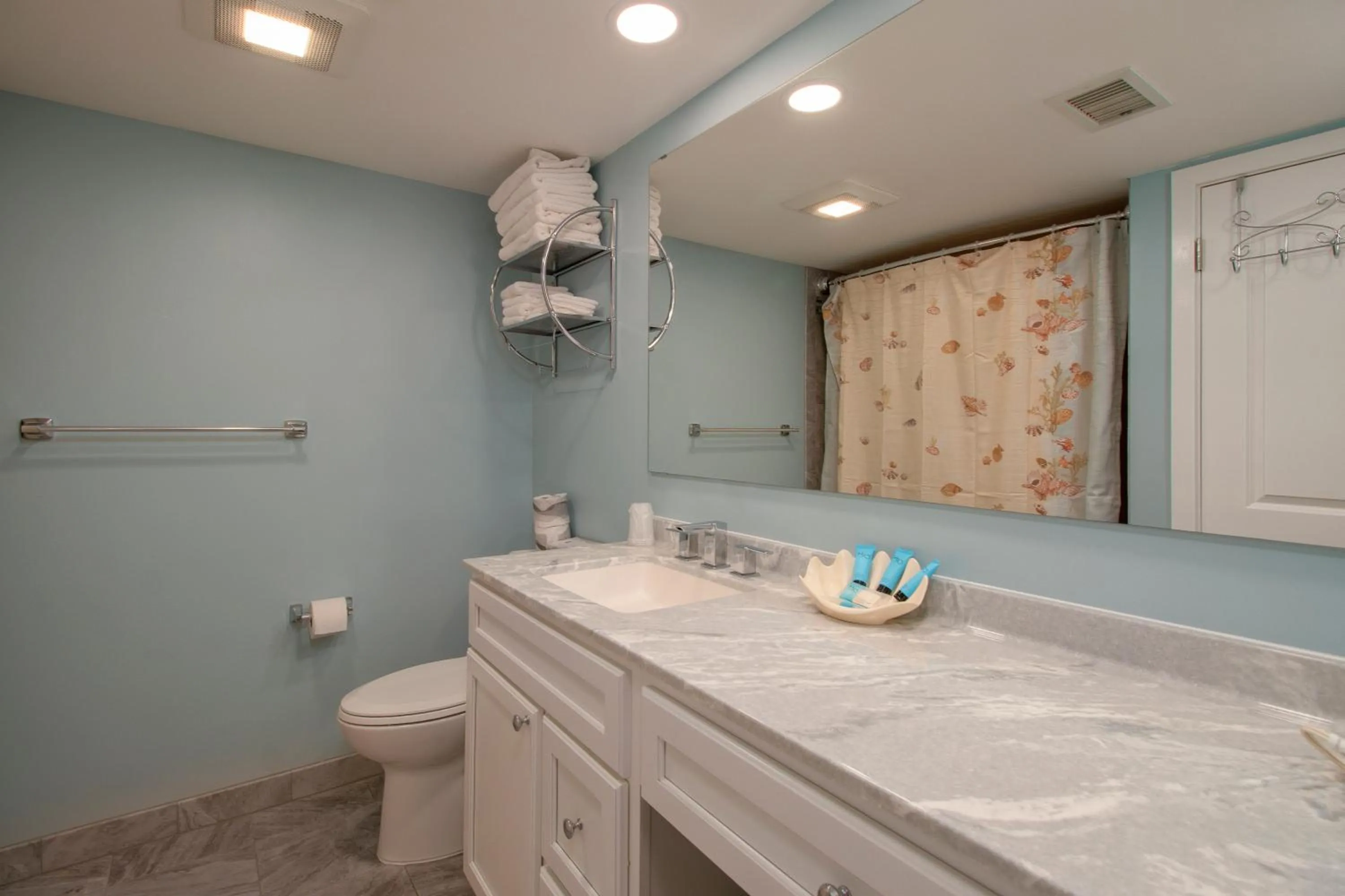 Bathroom in Watson's Regency Suites