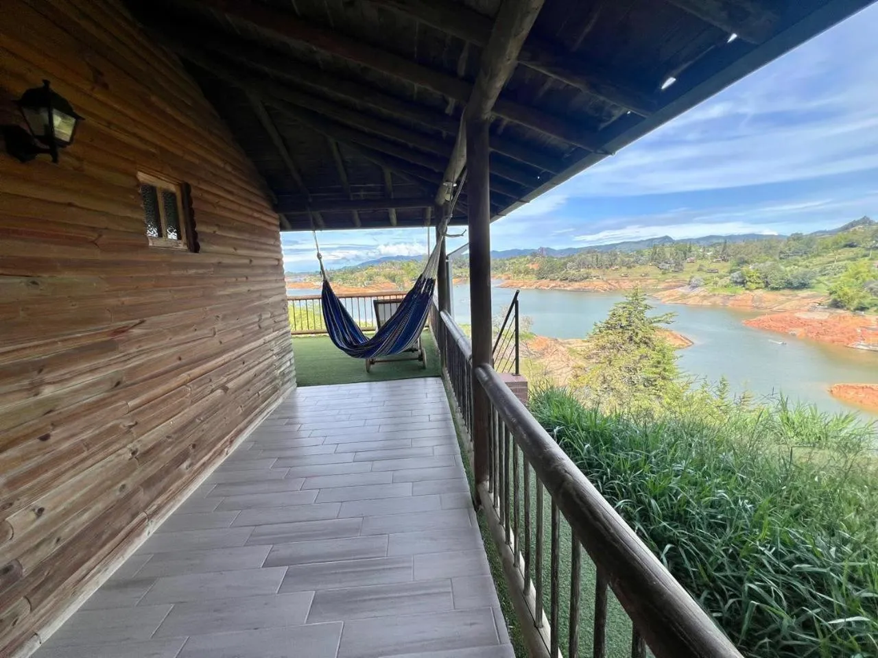 Loge Cabaña peñol-Guatape