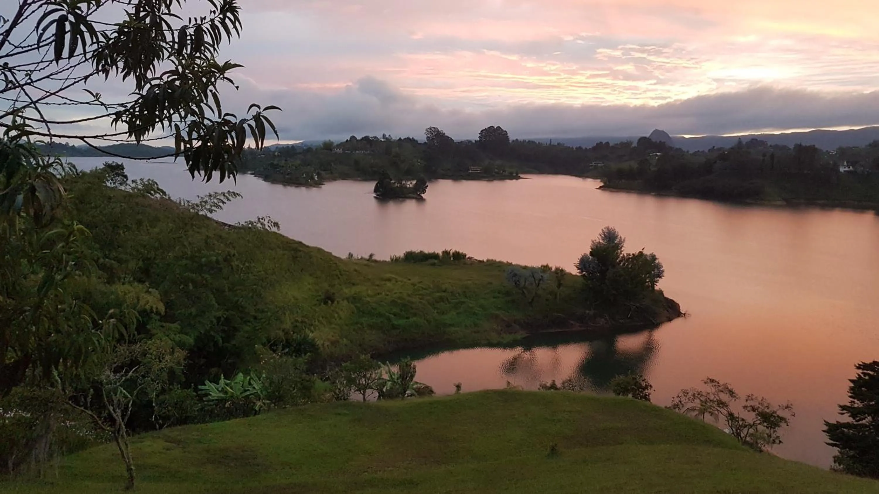 Loge Cabaña peñol-Guatape