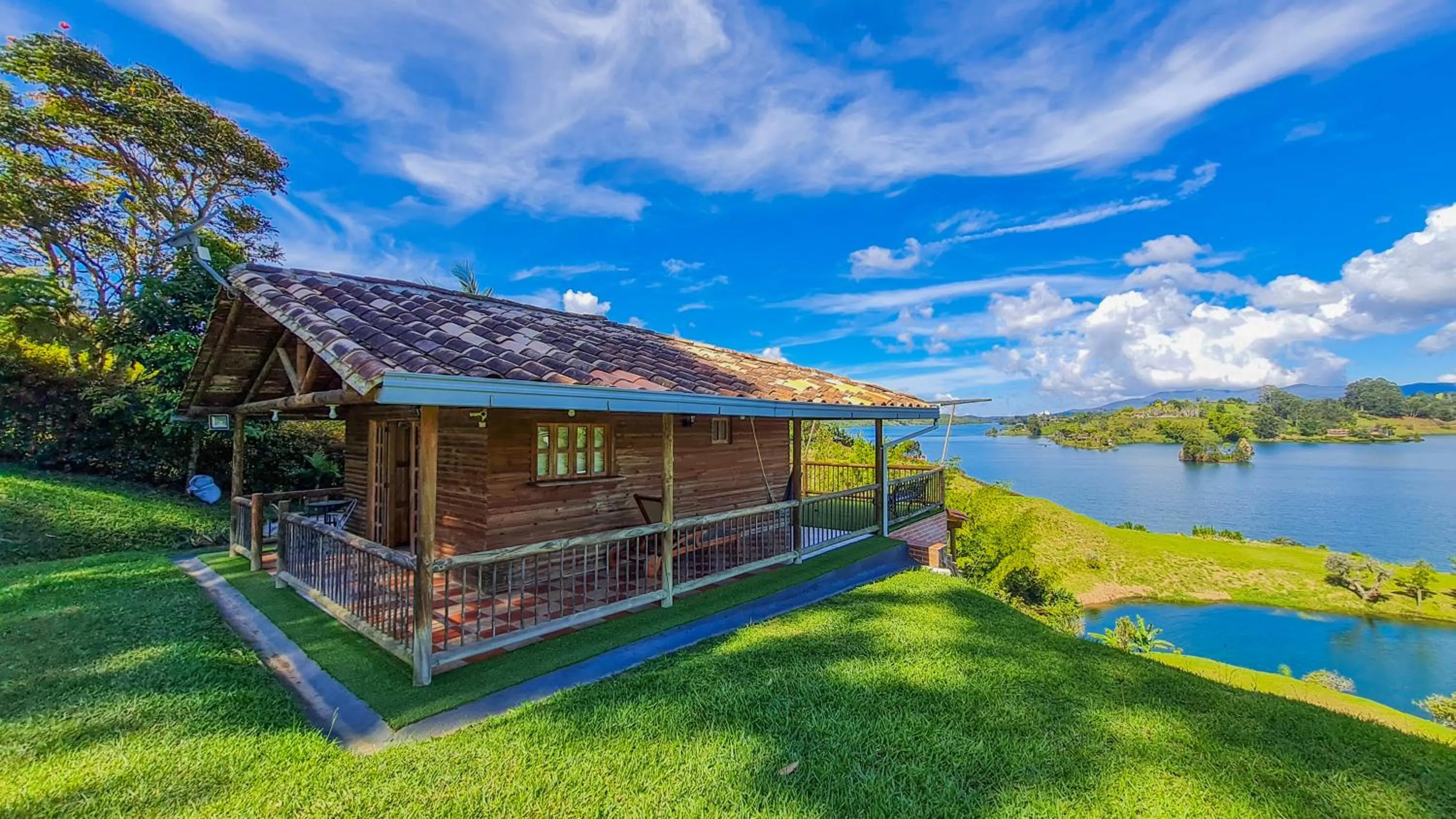 Loge Cabaña peñol-Guatape