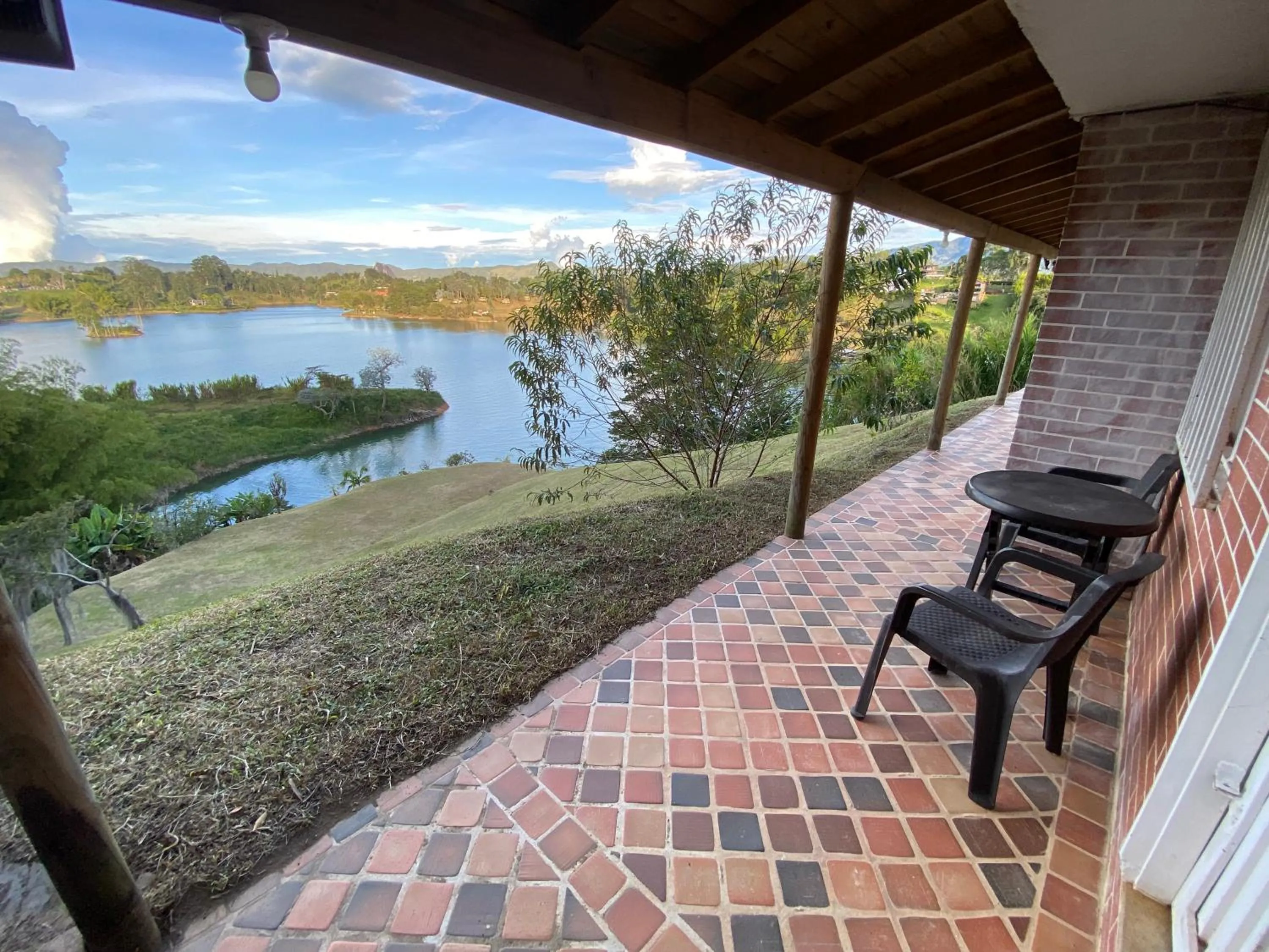 Loge Cabaña peñol-Guatape