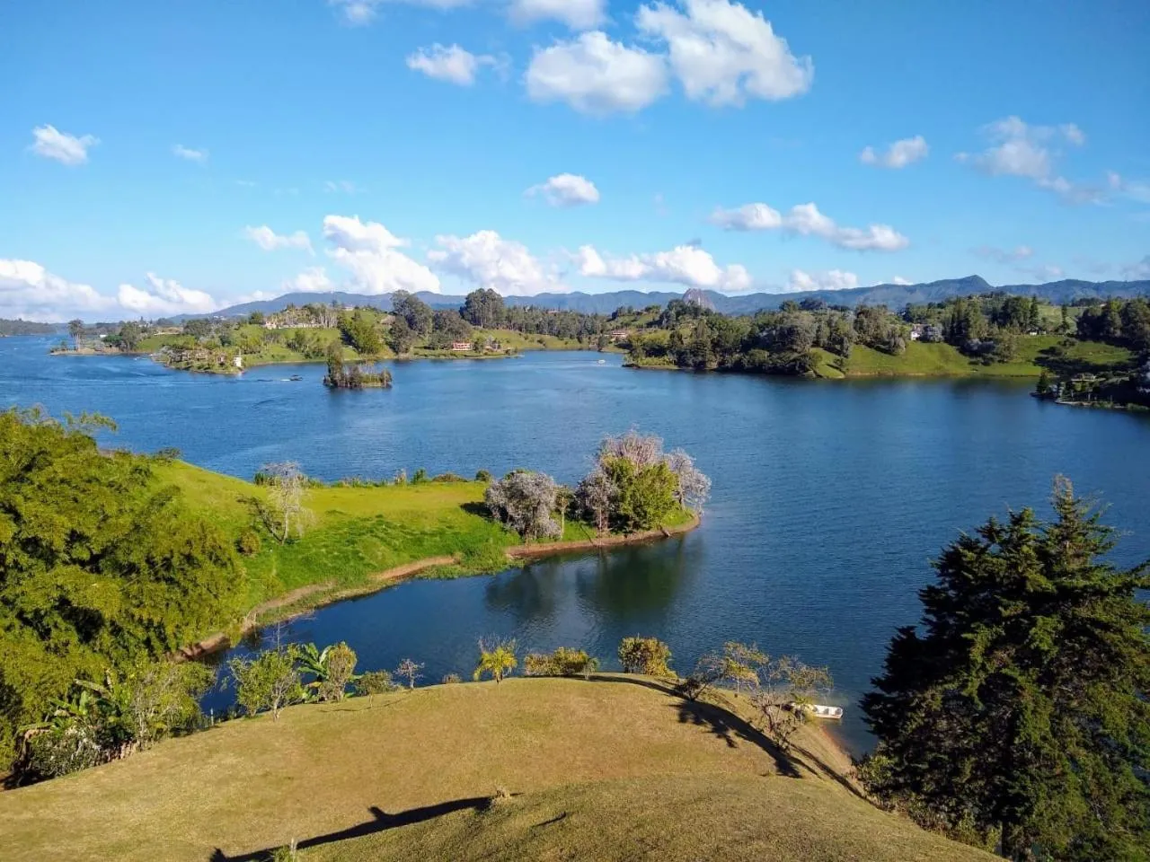 Loge Cabaña peñol-Guatape