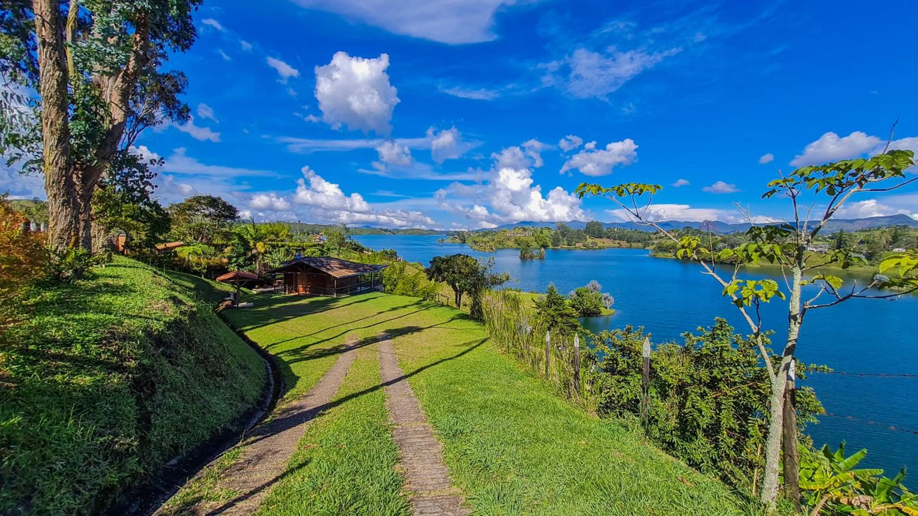 Loge Cabaña peñol-Guatape