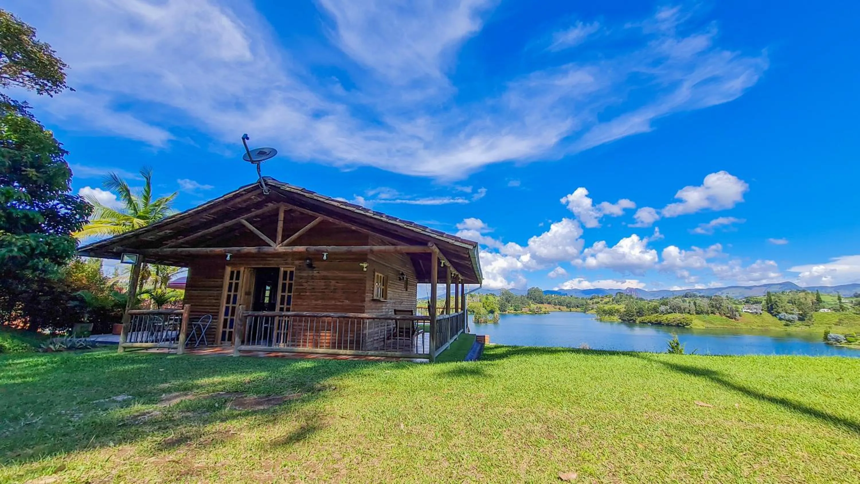 Loge Cabaña peñol-Guatape