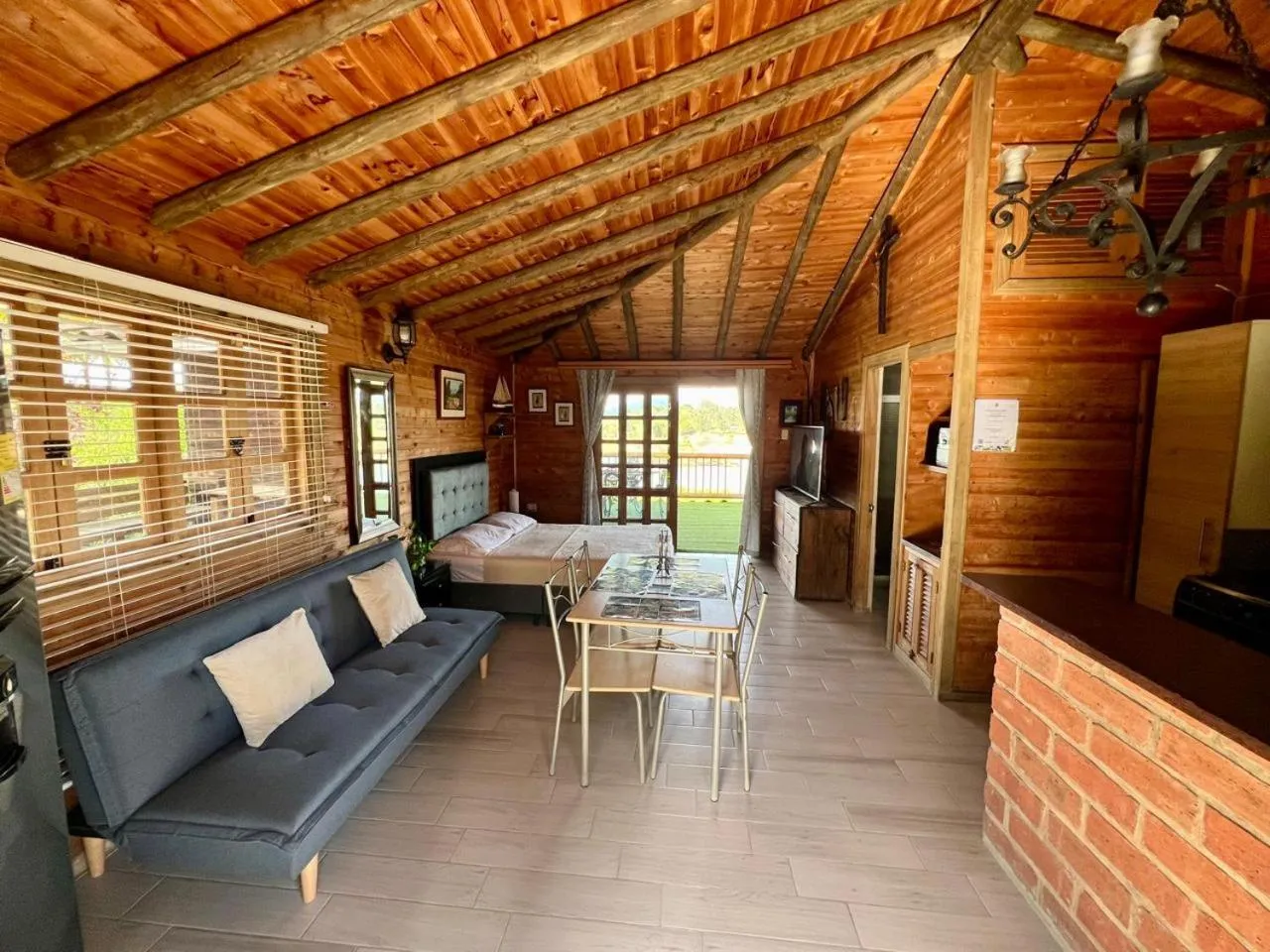 Loge Cabaña peñol-Guatape