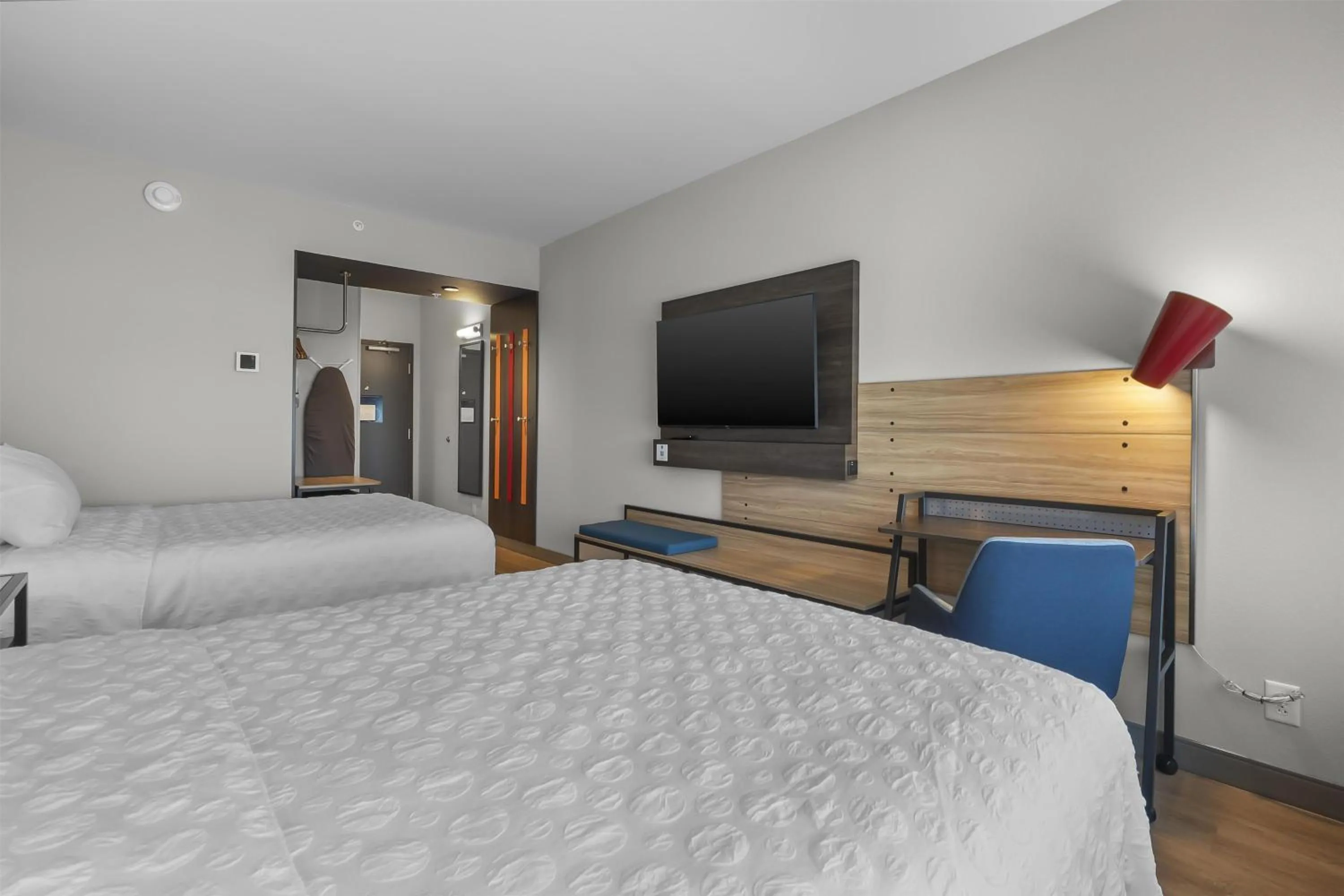 Bedroom, Bed in Tru By Hilton Cape Girardeau