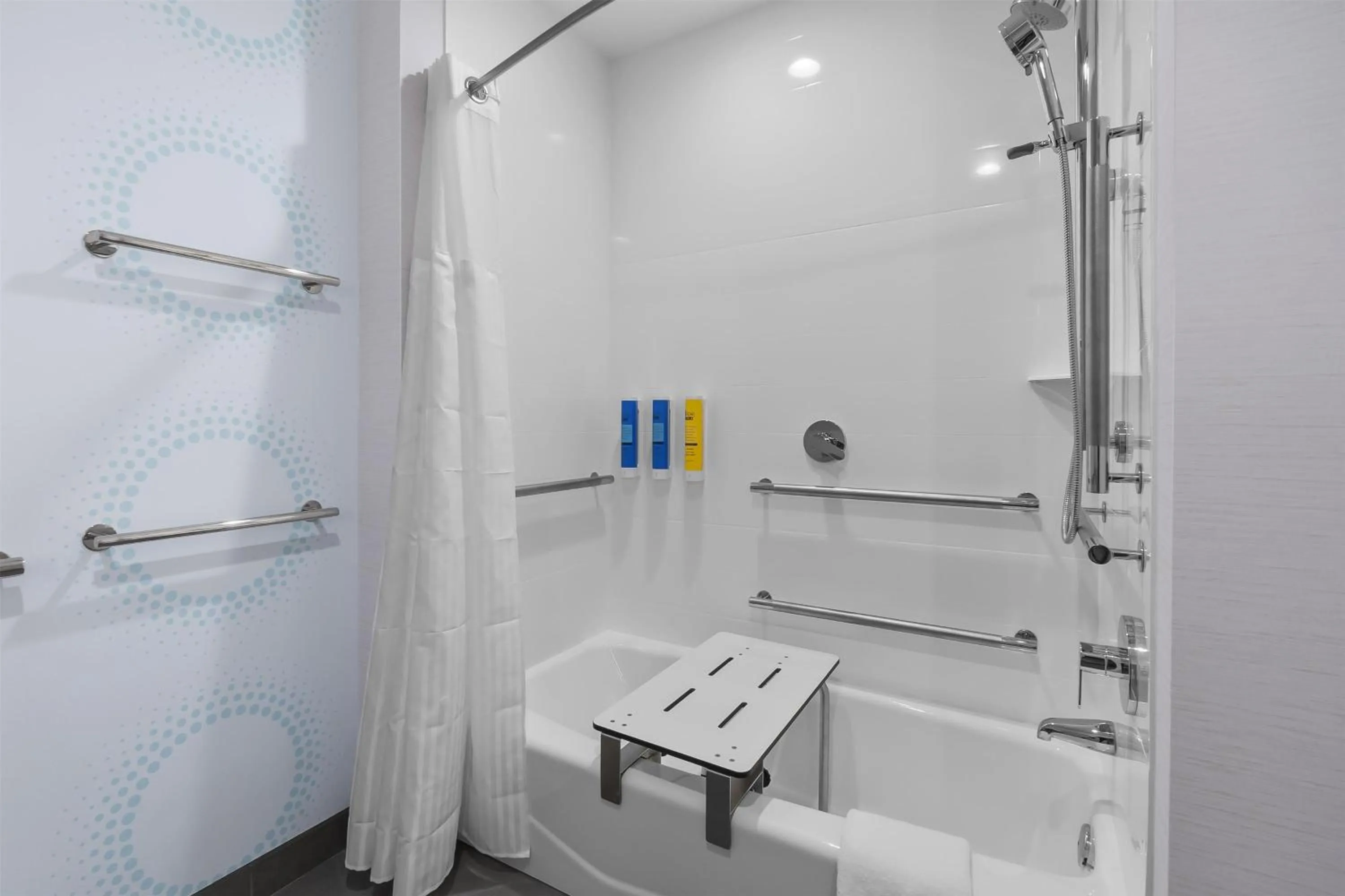 Bathroom in Tru By Hilton Cape Girardeau