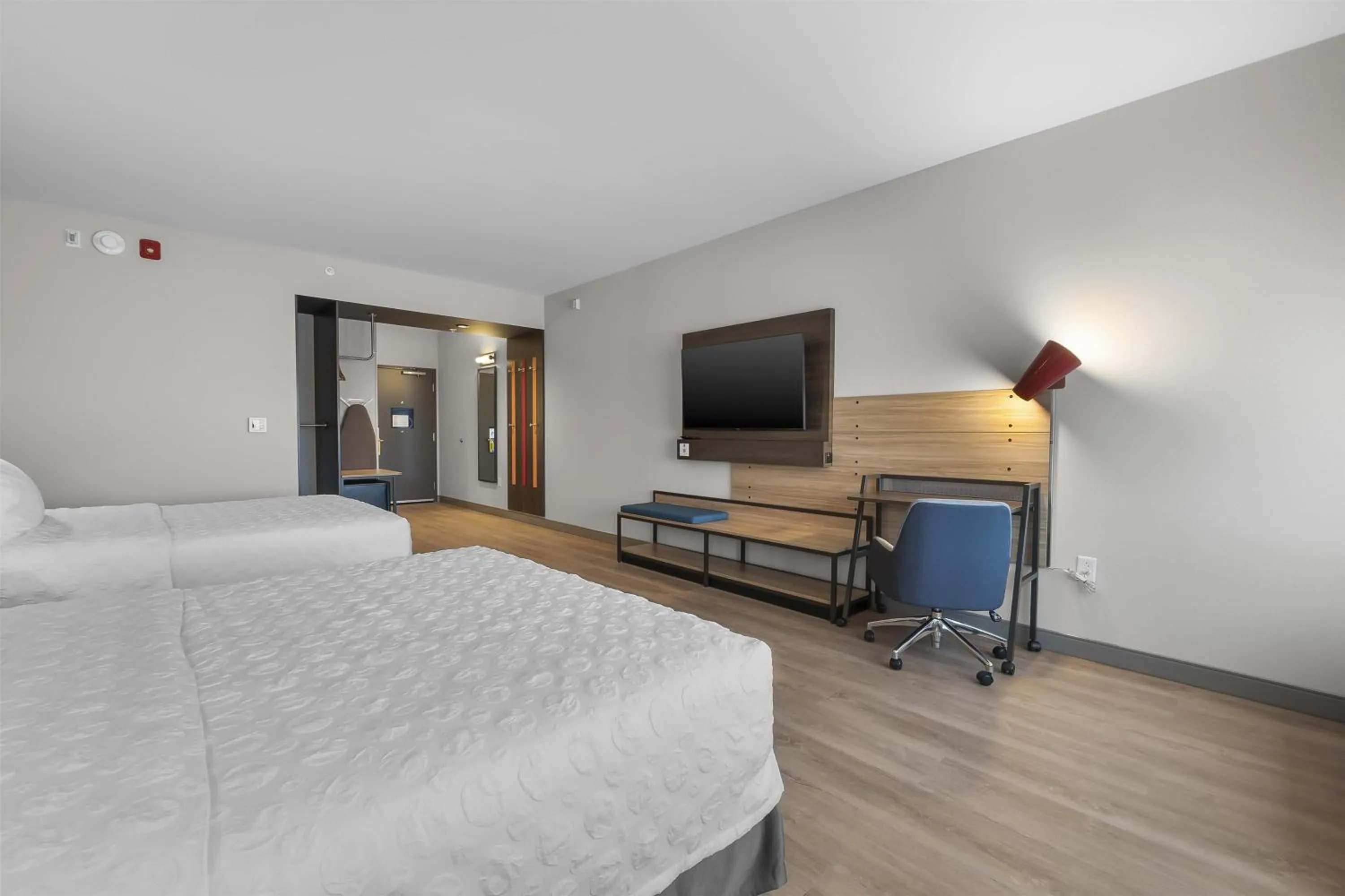 Bedroom, Bed in Tru By Hilton Cape Girardeau