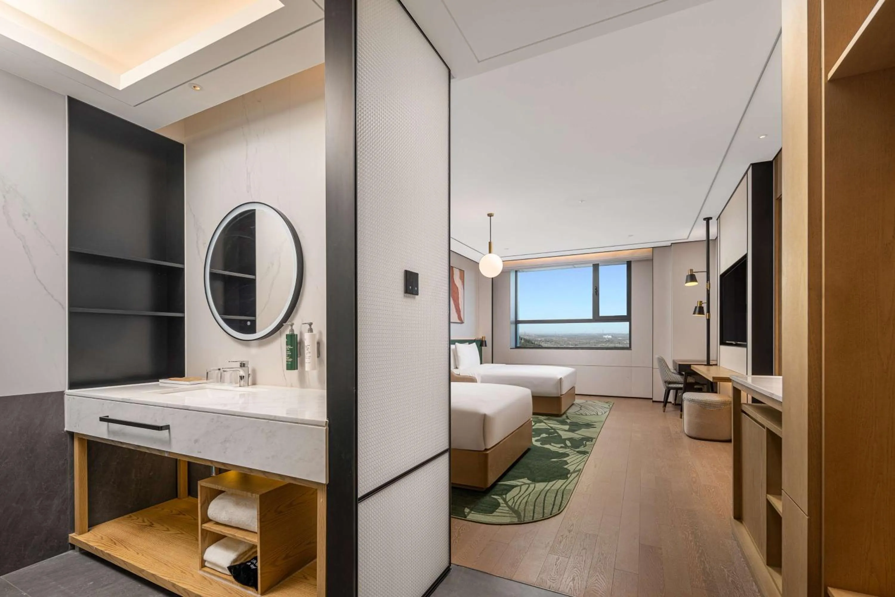 Bathroom, Bed in Hilton Garden Inn Ordos Kangbashi