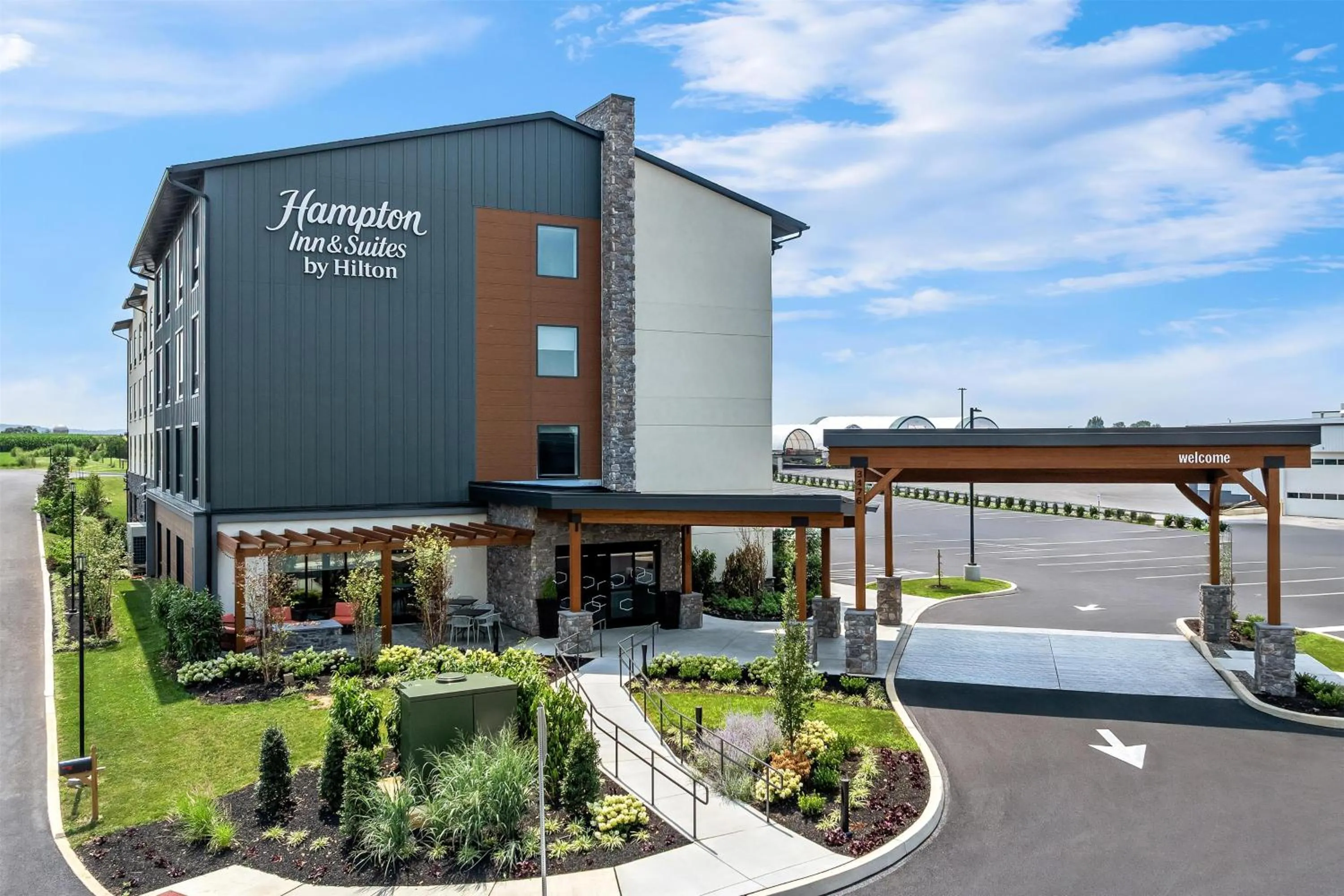 Property building in Hampton Inn & Suites Intercourse, Pa