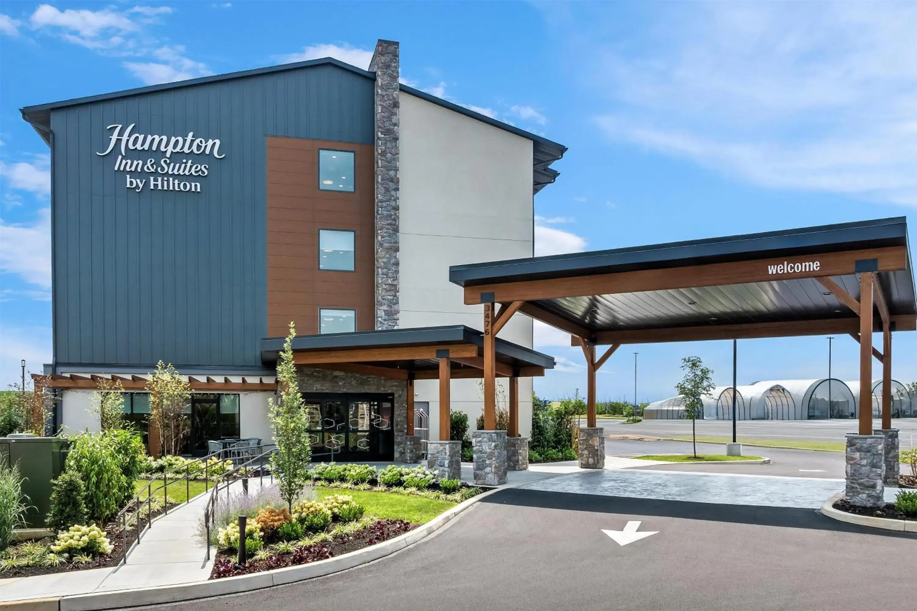 Property building in Hampton Inn & Suites Intercourse, Pa Property building in Hampton Inn & Suites Intercourse, Pa