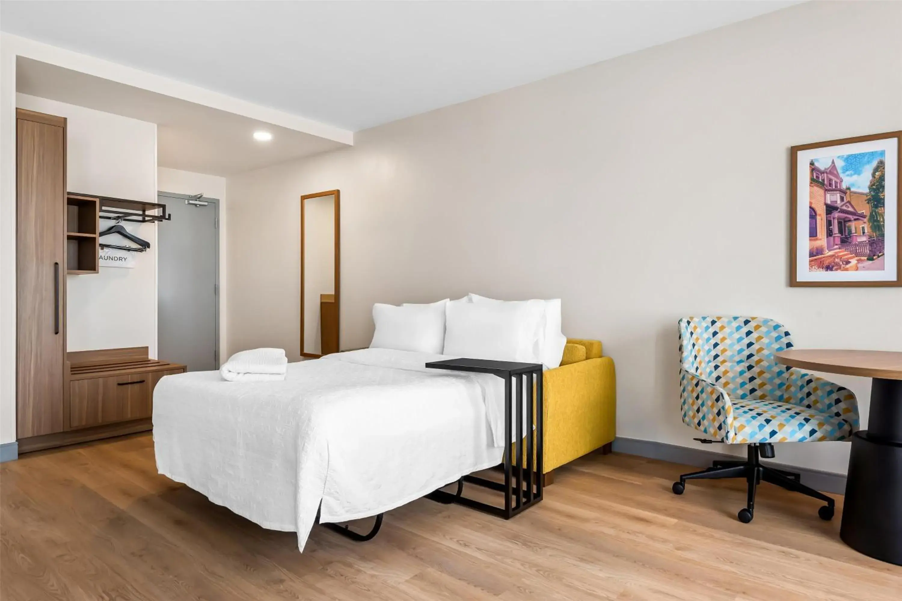 Living room, Bed in Hampton Inn & Suites Intercourse, Pa Living room, Bed in Hampton Inn & Suites Intercourse, Pa