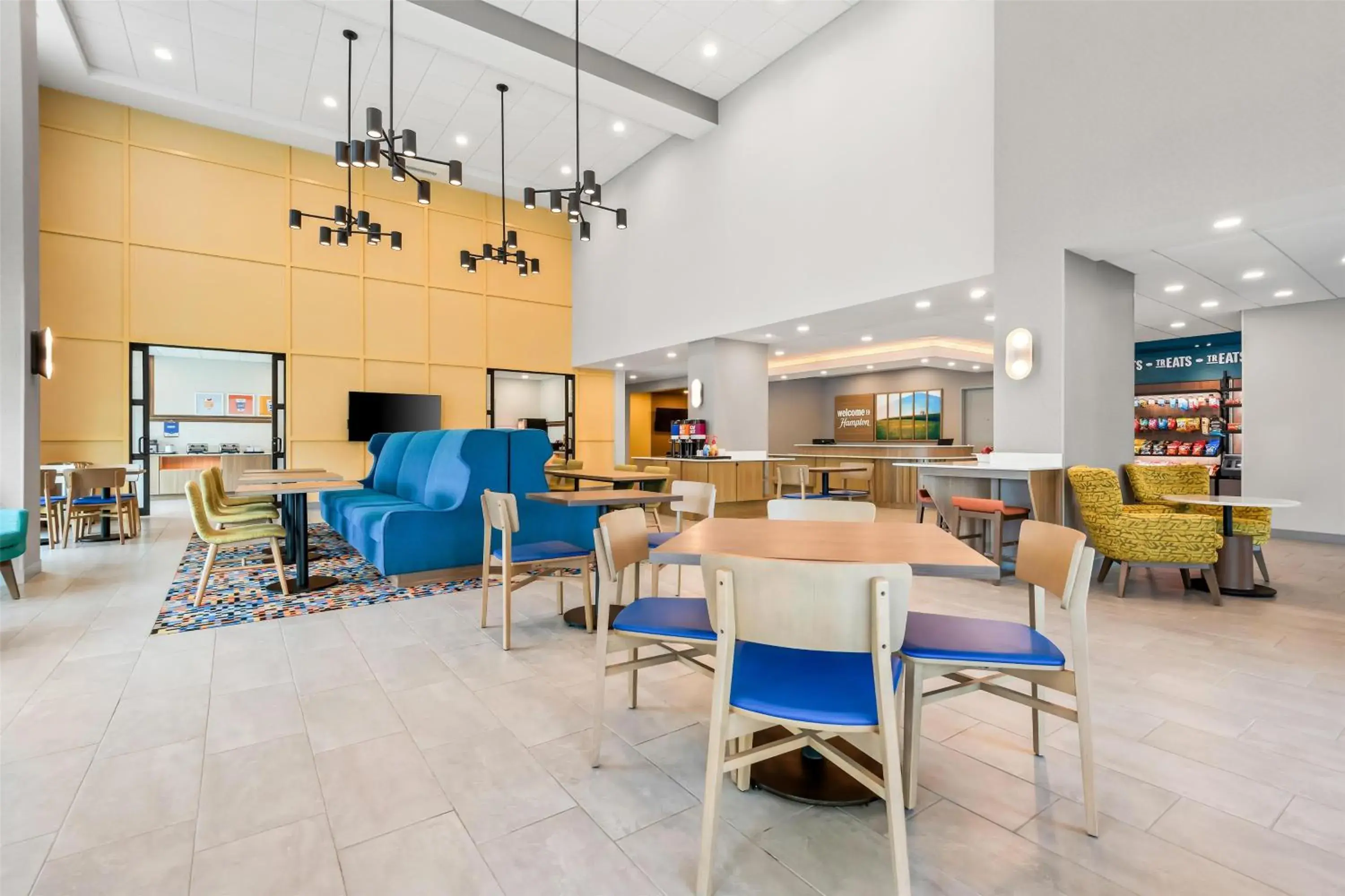 Breakfast in Hampton Inn & Suites Intercourse, Pa Breakfast in Hampton Inn & Suites Intercourse, Pa